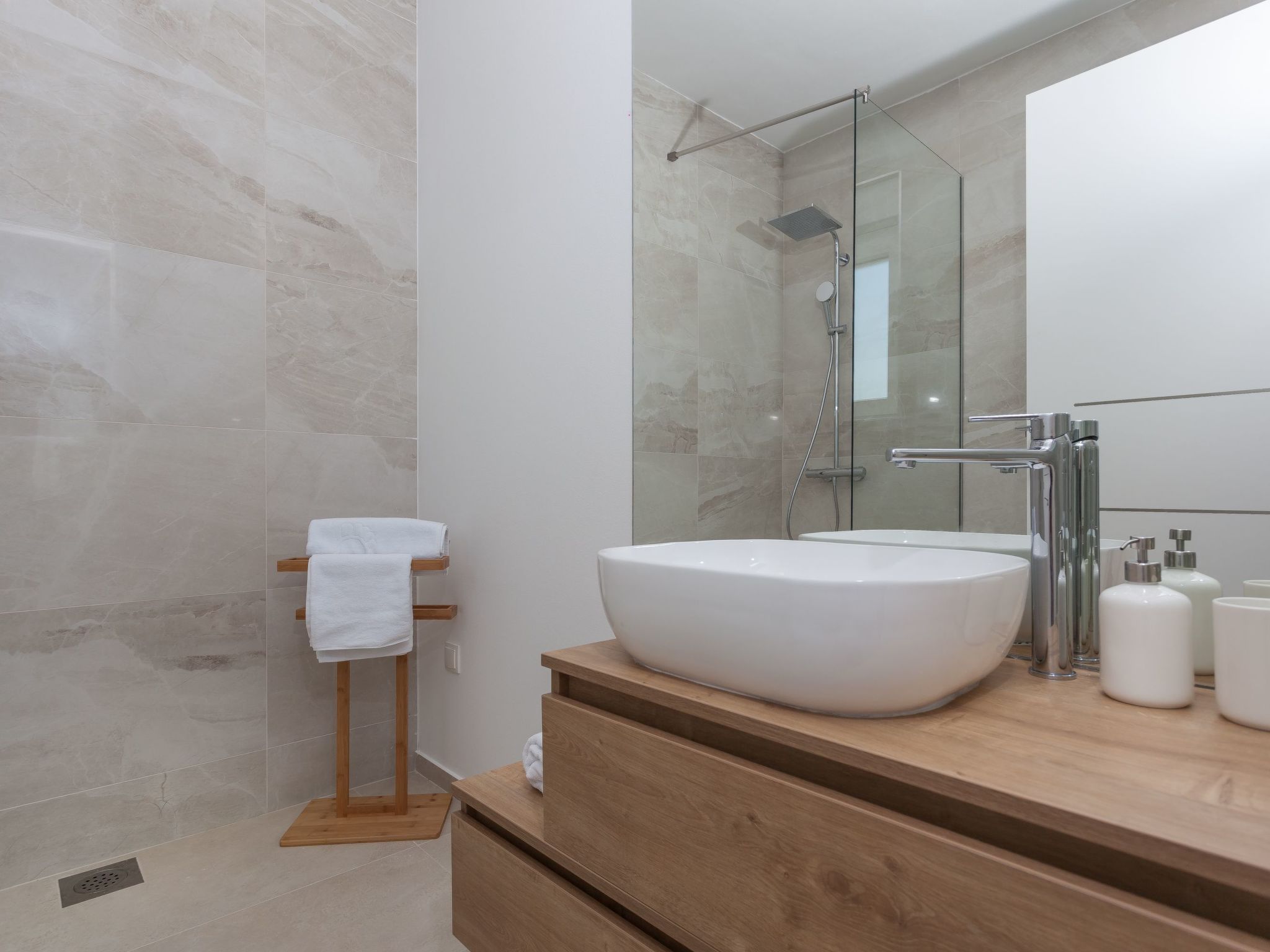 Wunderschöne Ferienvilla Lomari-Drinnen