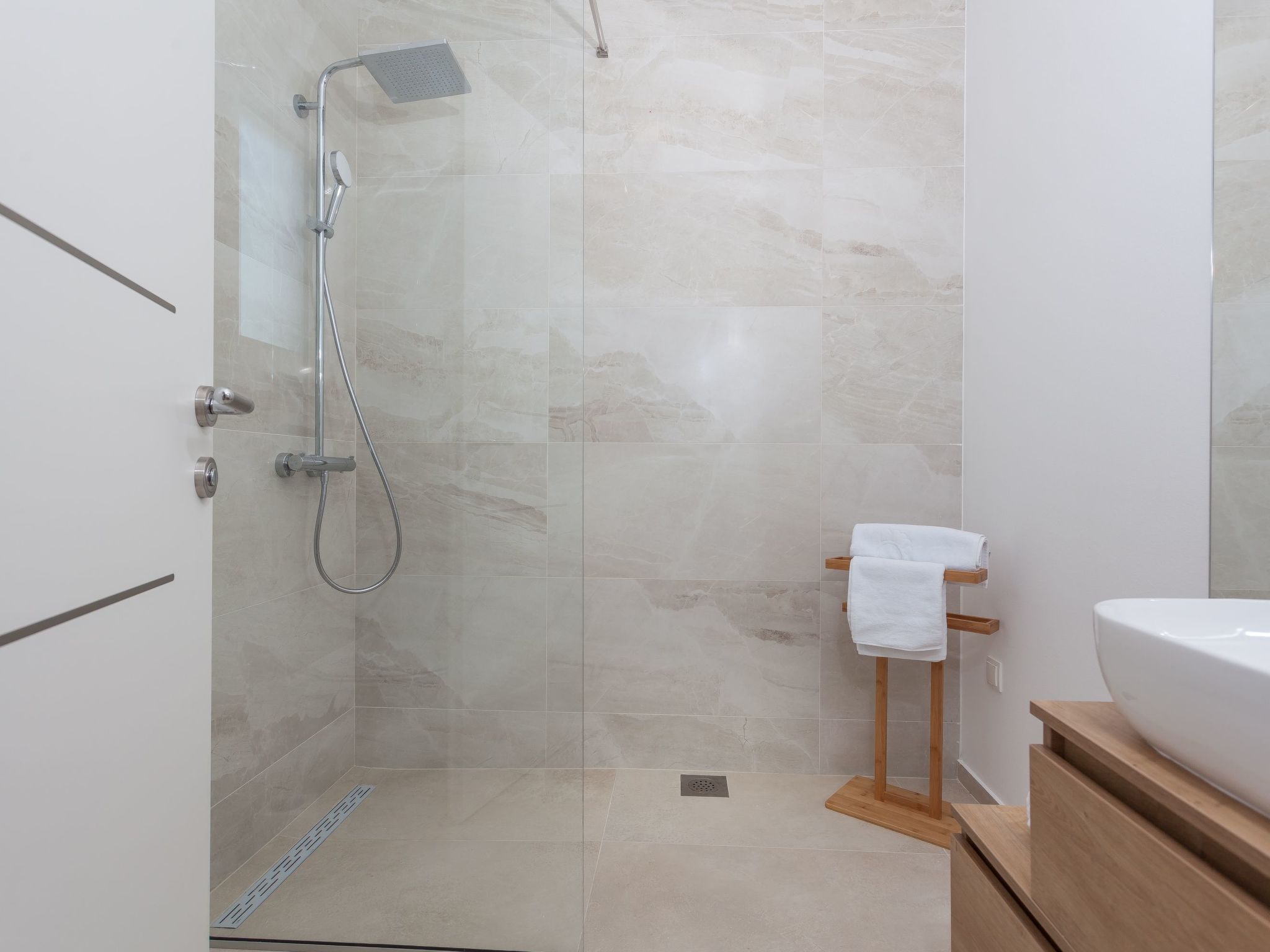 Maison Wunderschöne Ferienvilla Lomari – Salle de bains, photo 44 sur 50