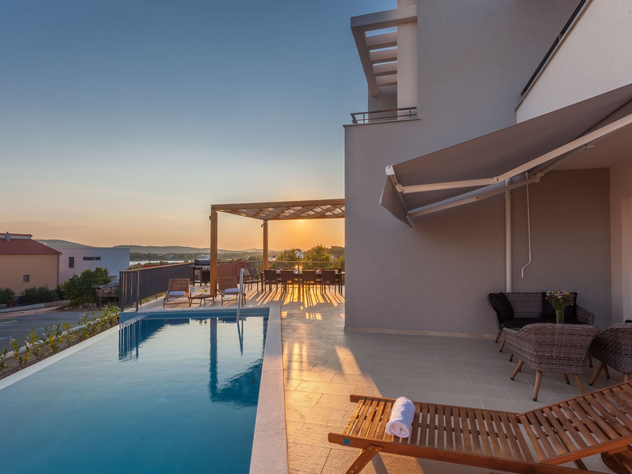 Wunderschöne Ferienvilla Lomari-Drinnen