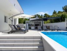 Moderne villa aan het strand in Brodarica voor 11 personen met privé zwembad - thumbnail 1