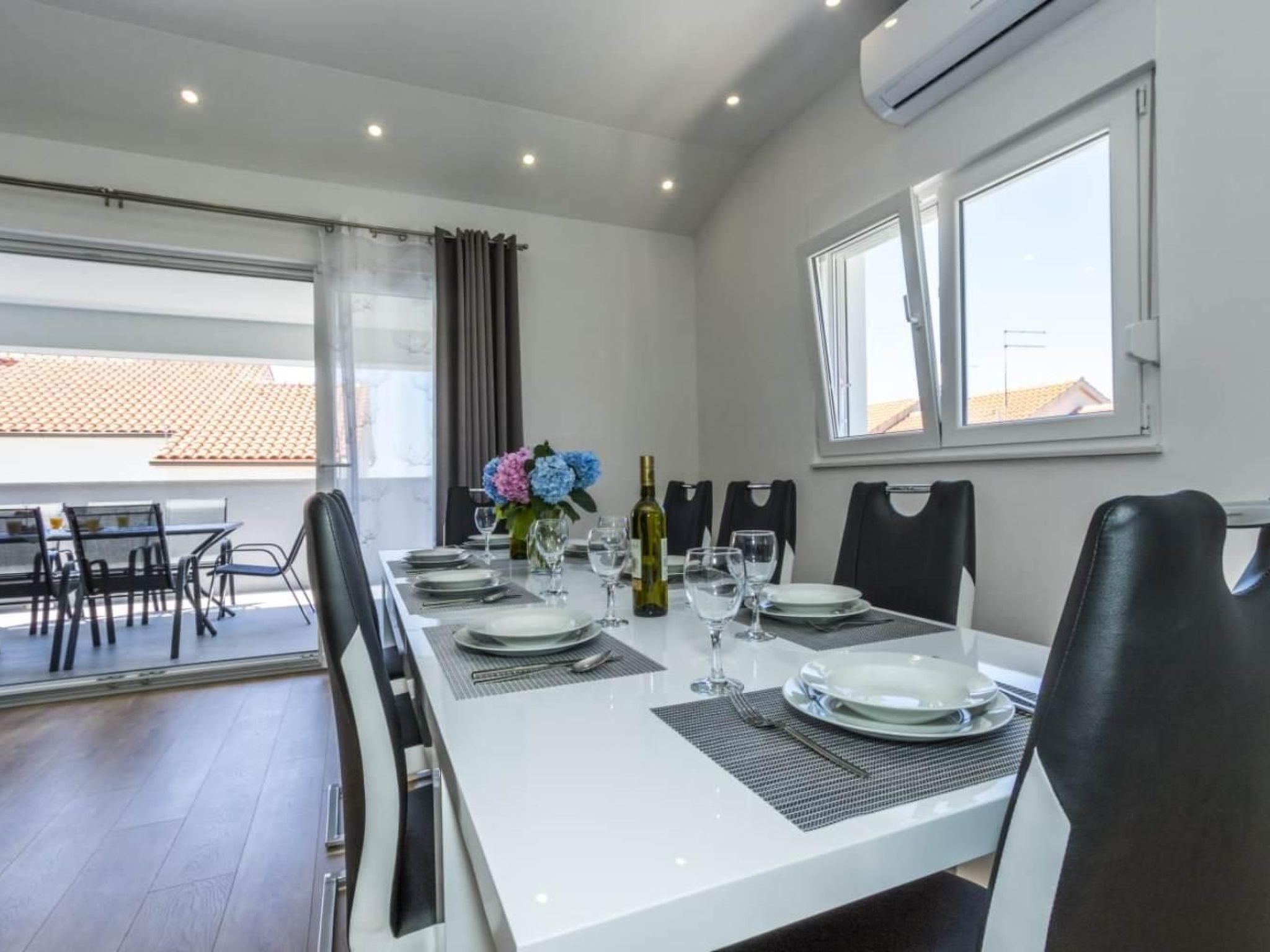 Villa Amaris für 11 Personen und 1 Kind-Drinnen