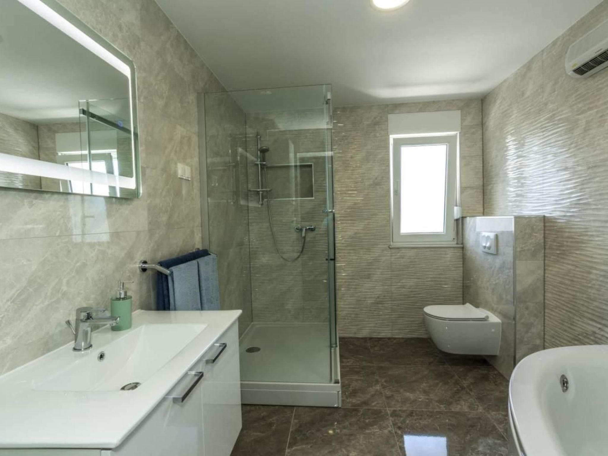 Villa Amaris für 11 Personen und 1 Kind-Drinnen