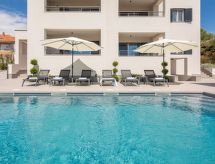 Villa Bianca: Luxe aan het strand voor 12 personen in Brodarica - thumbnail 3