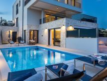 Villa Mathilda: Luxe vrijstaande villa aan het strand in Brodarica - thumbnail 3