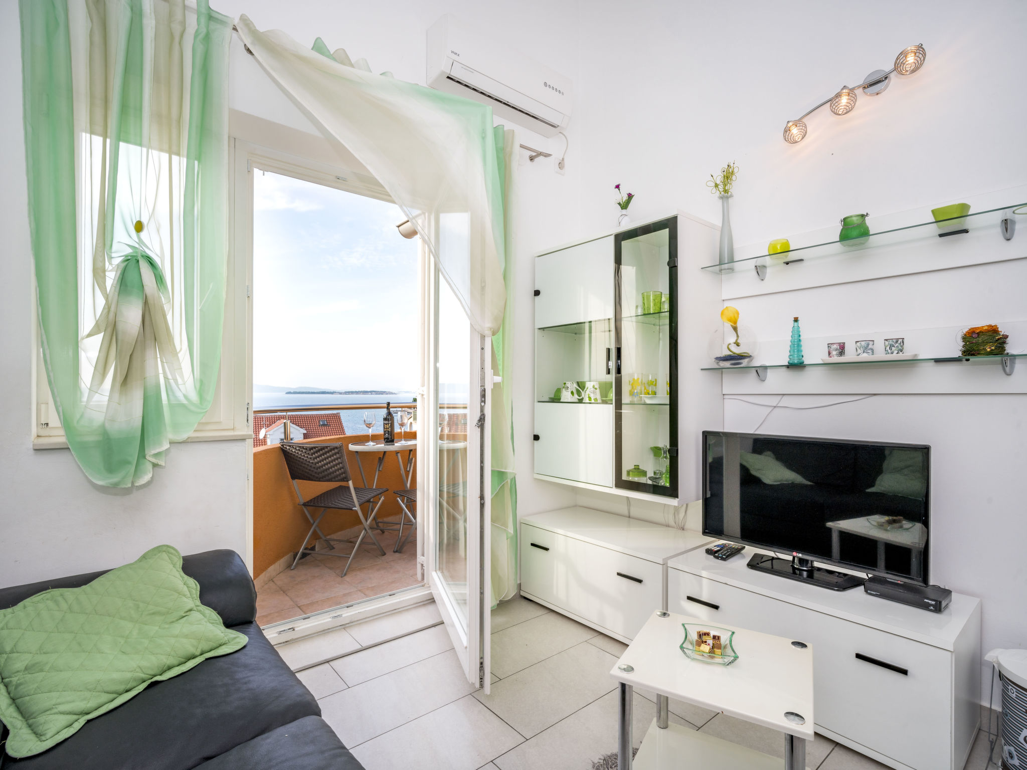 Zonovergoten appartement Andrea op 60 meter van het strand in Žaborić - foto 3