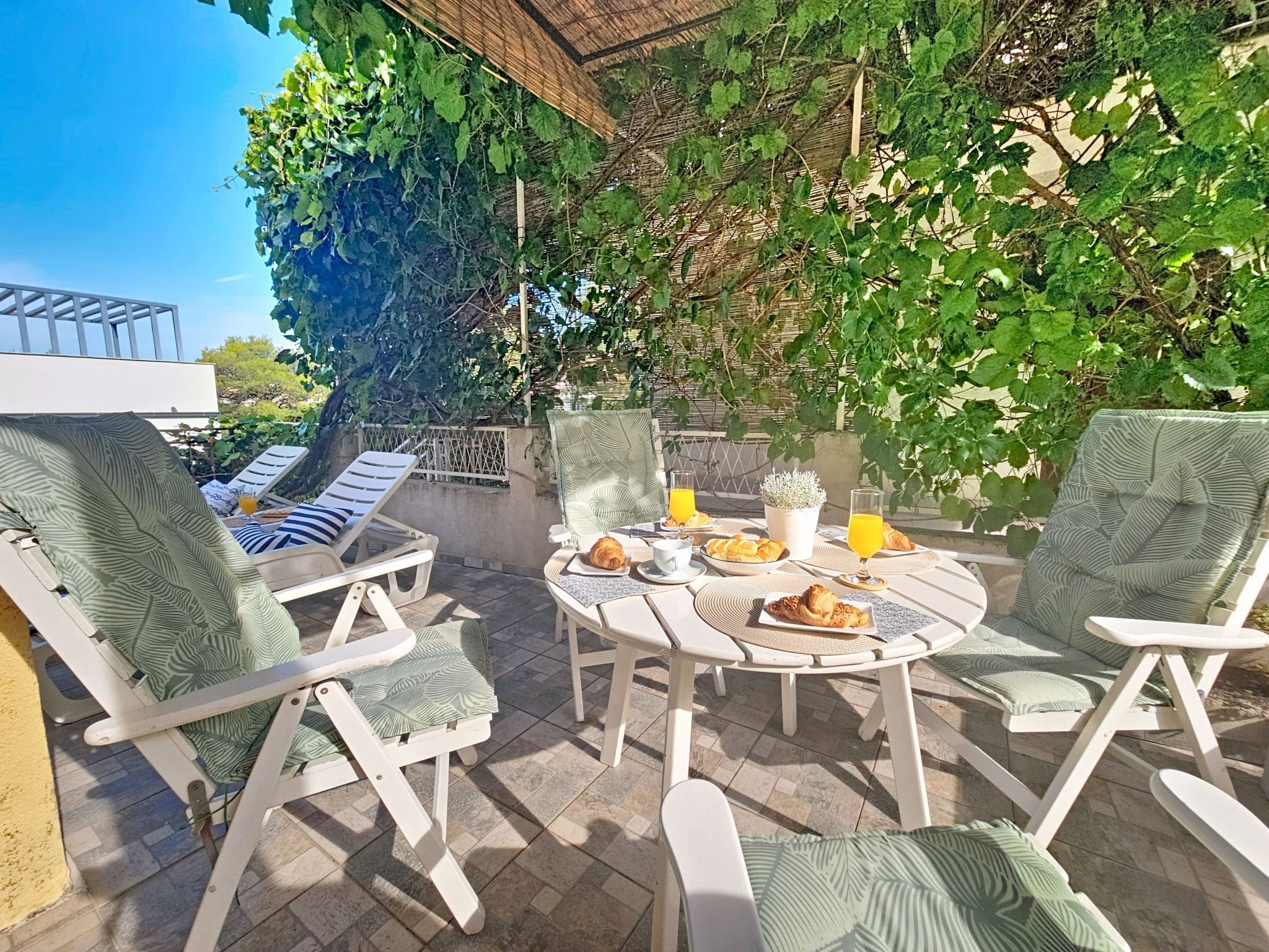 Slađana - Buiten