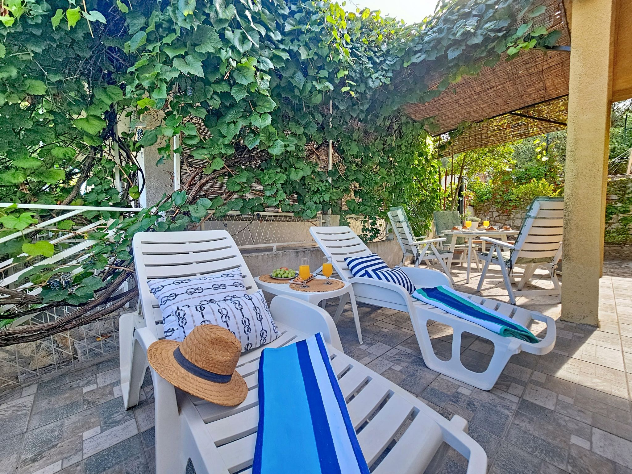 Slađana - Buiten