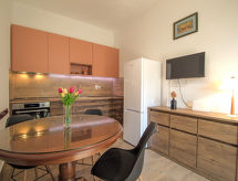 Rose: sfeervol appartement aan zee in Žaborić, Midden Dalmatië - thumbnail 4