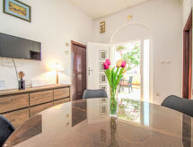 Rose: sfeervol appartement aan zee in Žaborić, Midden Dalmatië - thumbnail 6