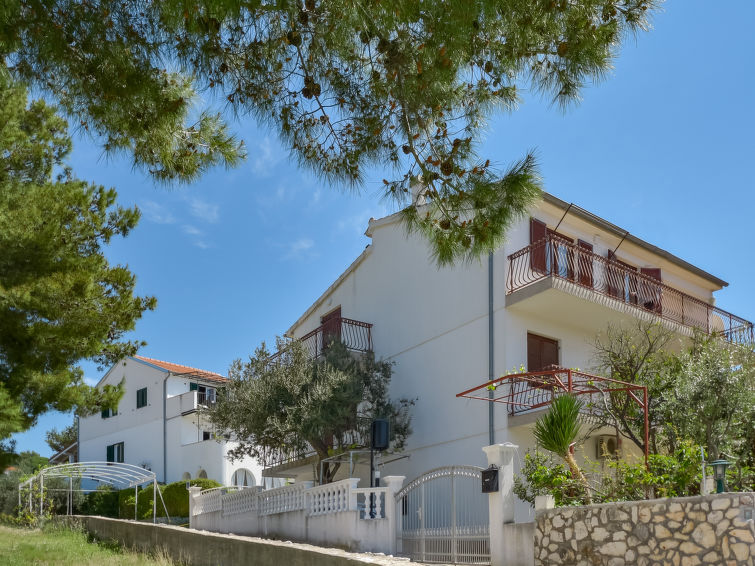 Search and Stay destination Žaborić, Šibensko-kninska županija - Croatia from AU$ 113. Rose