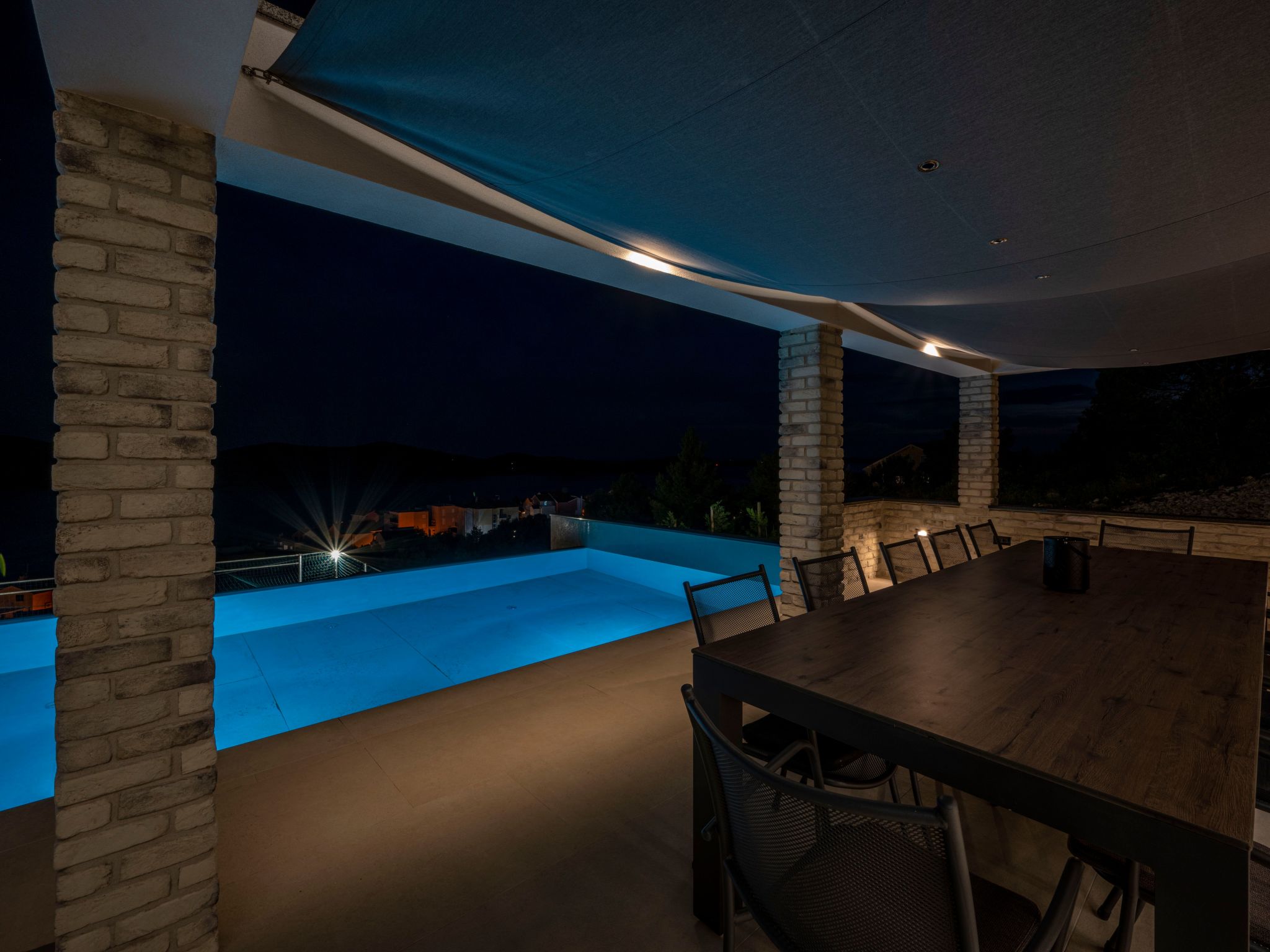 Ferienvilla "Villa Grc" mit Infinity Pool-Image-tags.info