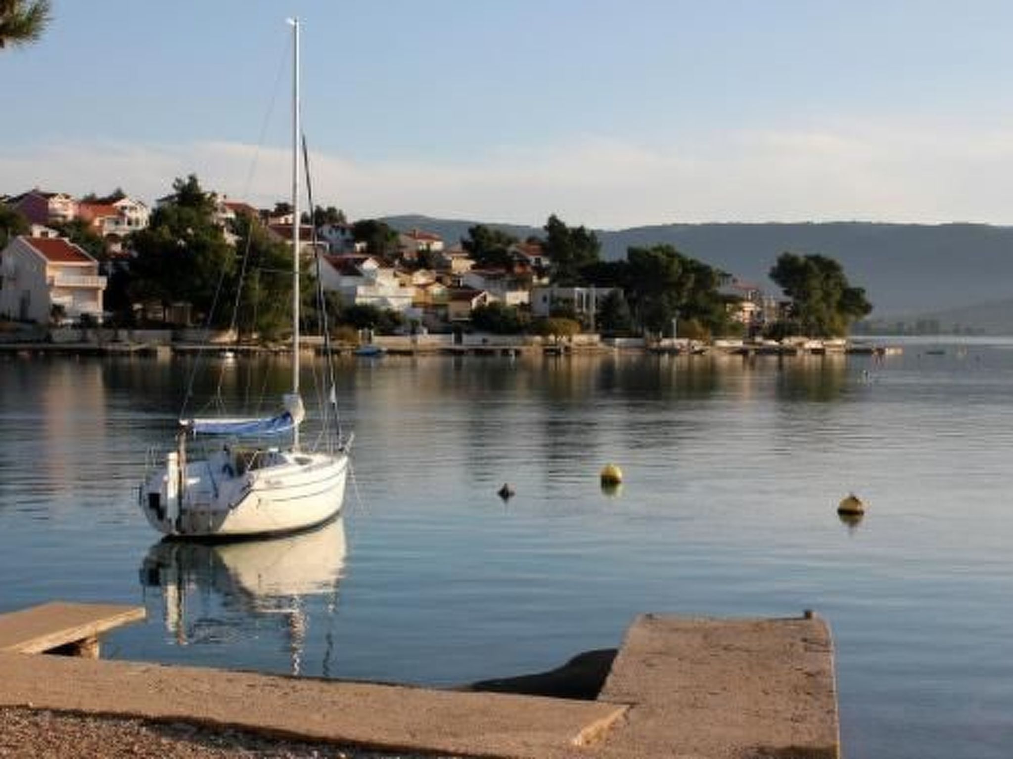 Für 3 Personen  + 1 Kind ca. 68 m&sup2; in Žaboric, Dalmatien (Gespanschaft Sib-Dedans