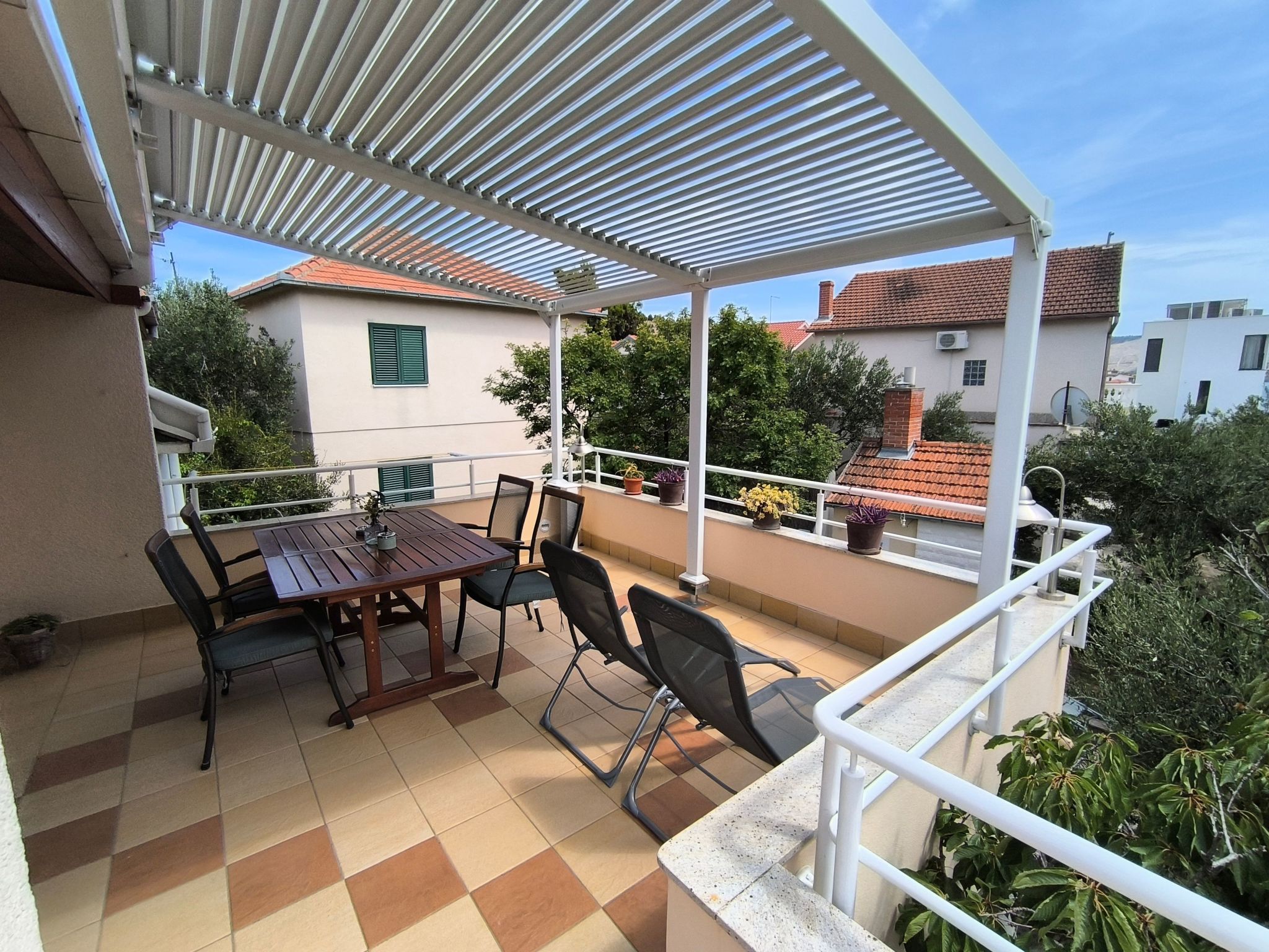 Für 3 Personen  + 1 Kind ca. 68 m&sup2; in Žaboric, Dalmatien (Gespanschaft Sib-Dedans