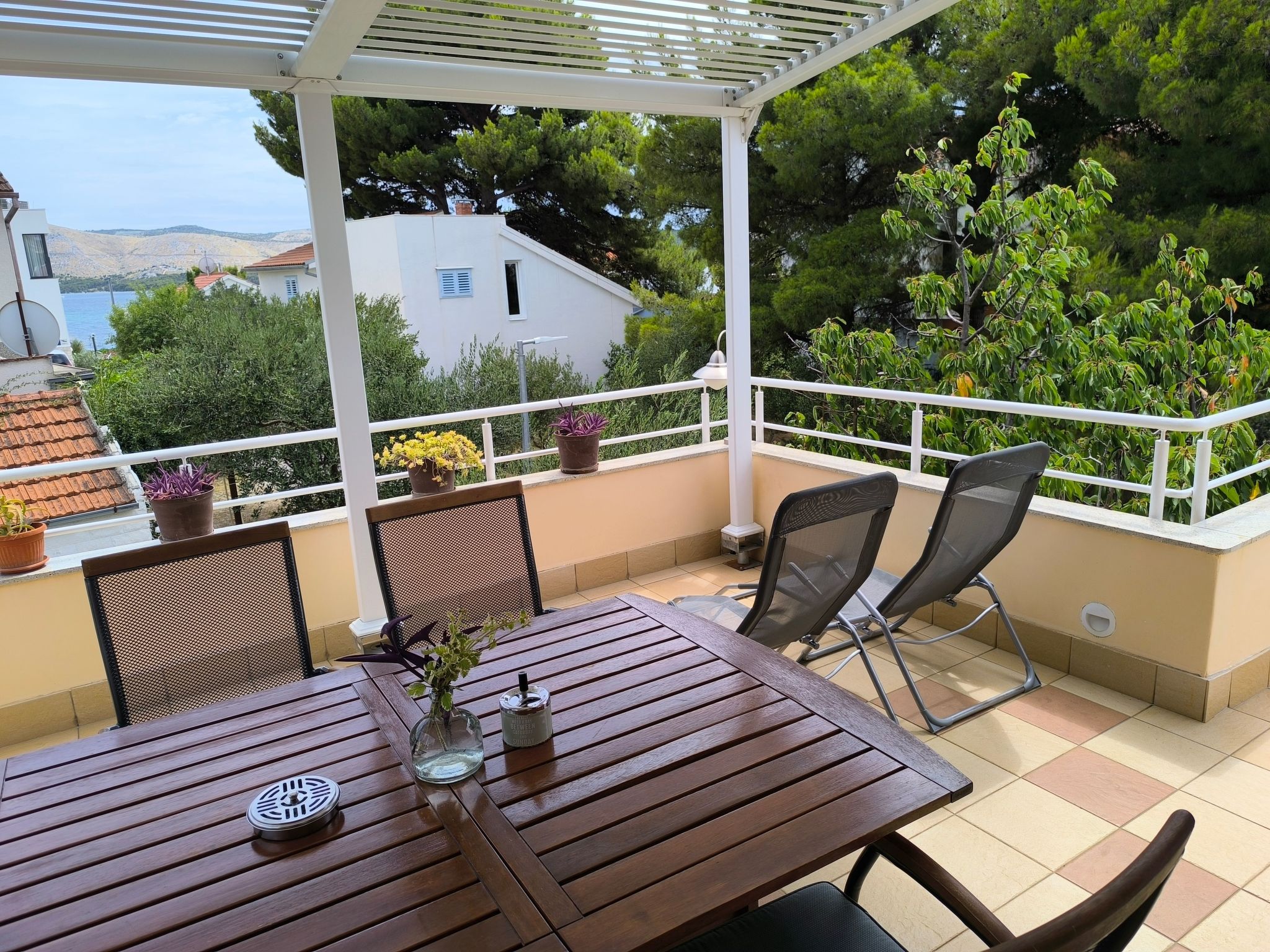 Für 3 Personen  + 1 Kind ca. 68 m&sup2; in Žaboric, Dalmatien (Gespanschaft Sib-Dedans