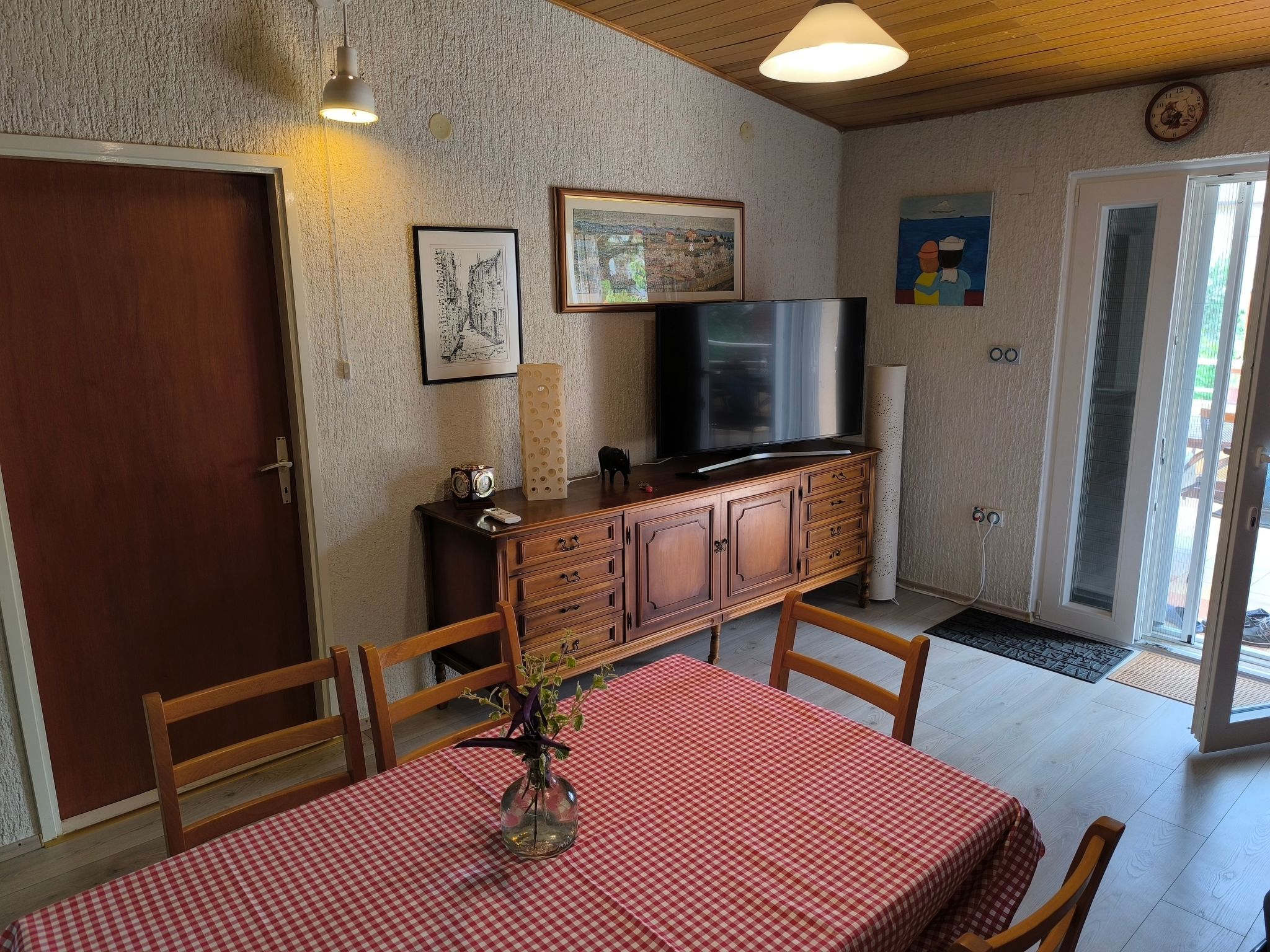 Für 3 Personen  + 1 Kind ca. 68 m&sup2; in Žaboric, Dalmatien (Gespanschaft Sib-Dedans