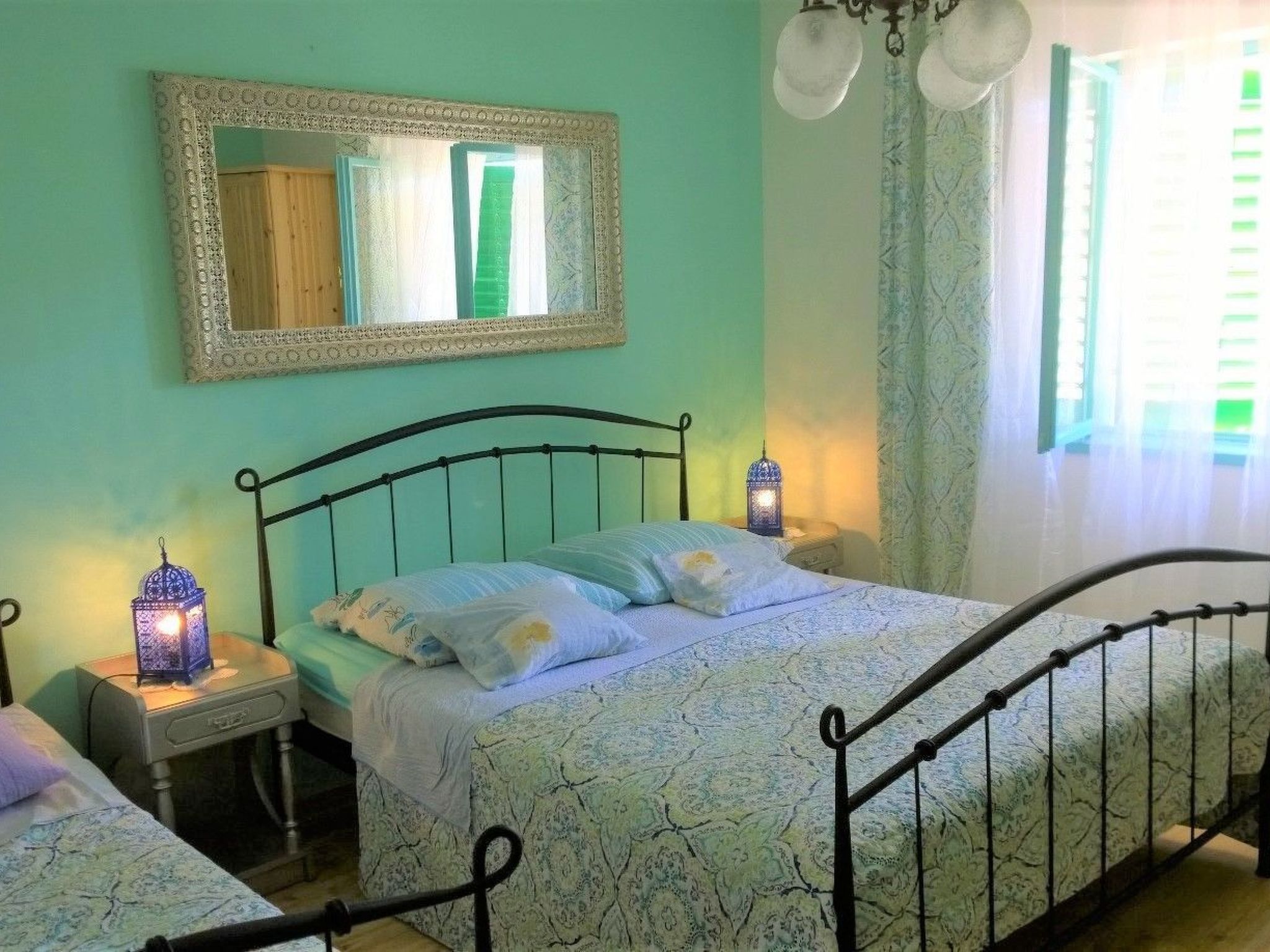 Mit einer überdachten Terrasse