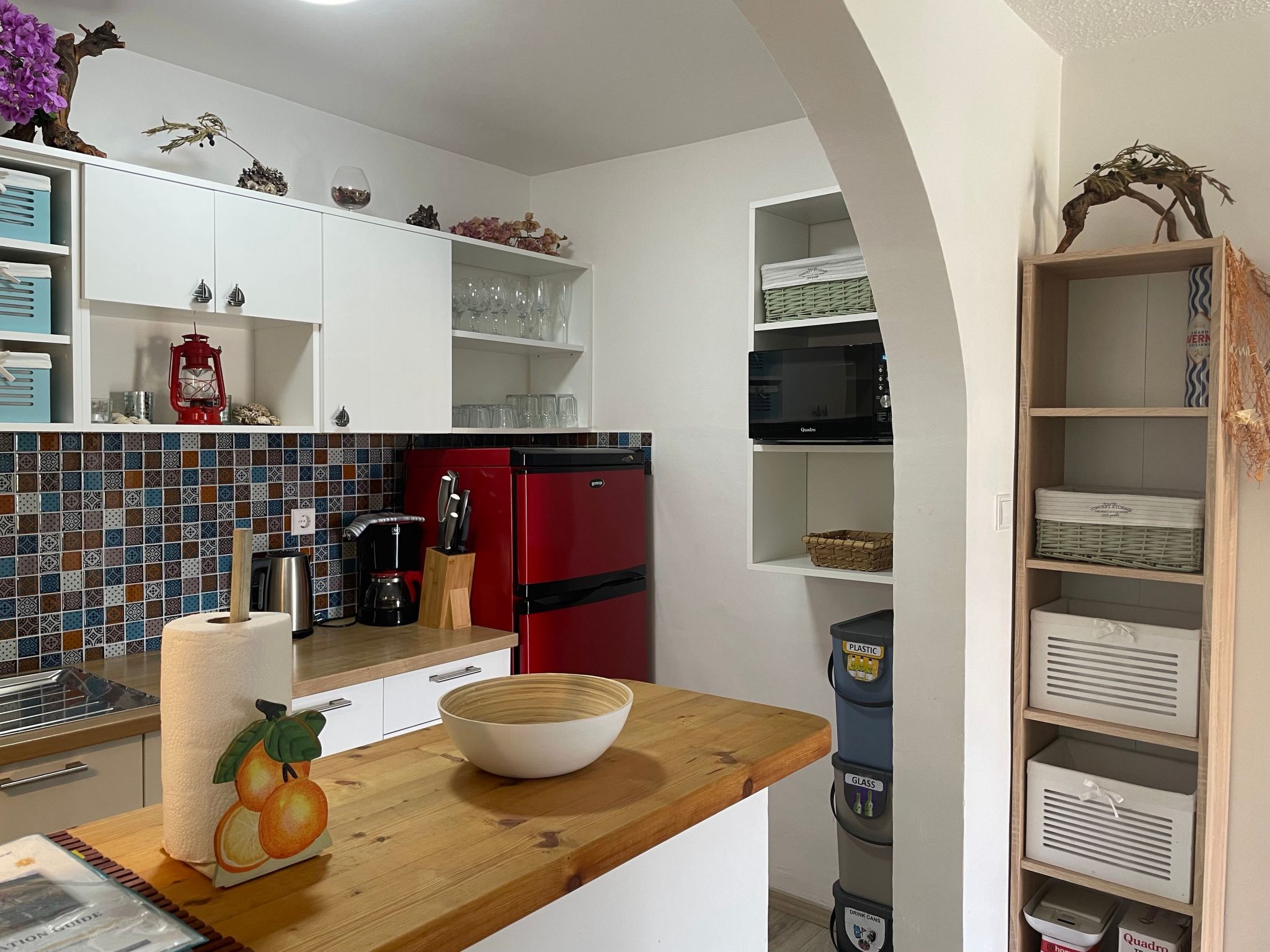 Mit einer überdachten Terrasse