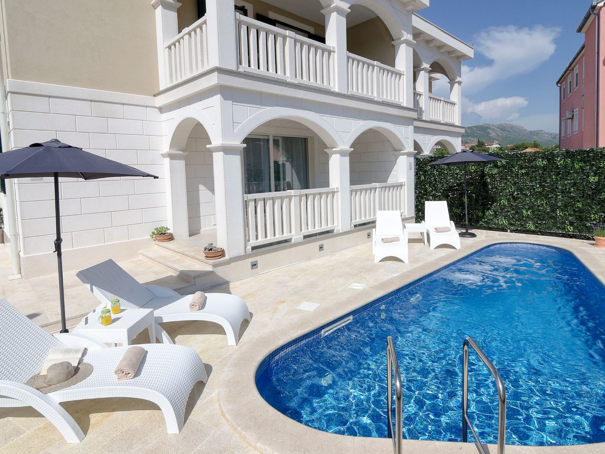 Vakantiehuis met privé zwembad in Grebastica (Kroatië) voor 8 personen