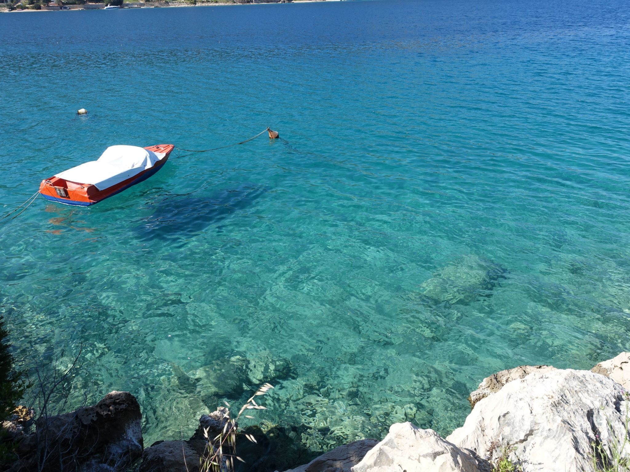 Für 4 Personen  + 2 Kinder ca. 100 m&sup2; in Grebastica, Dalmatien (Gespanscha-Draußen