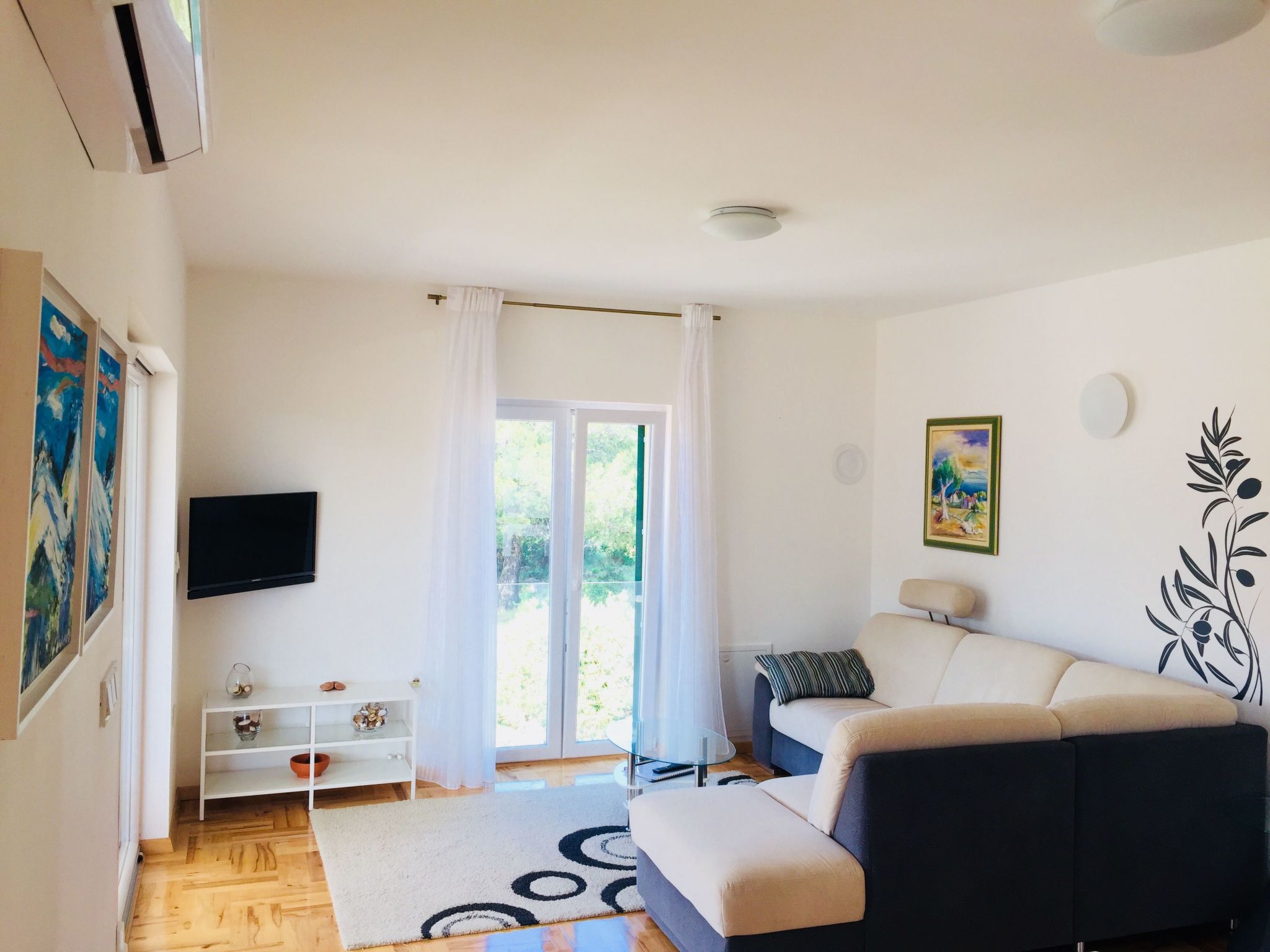 Für 4 Personen  + 2 Kinder ca. 100 m&sup2; in Grebastica, Dalmatien (Gespanscha-Drinnen