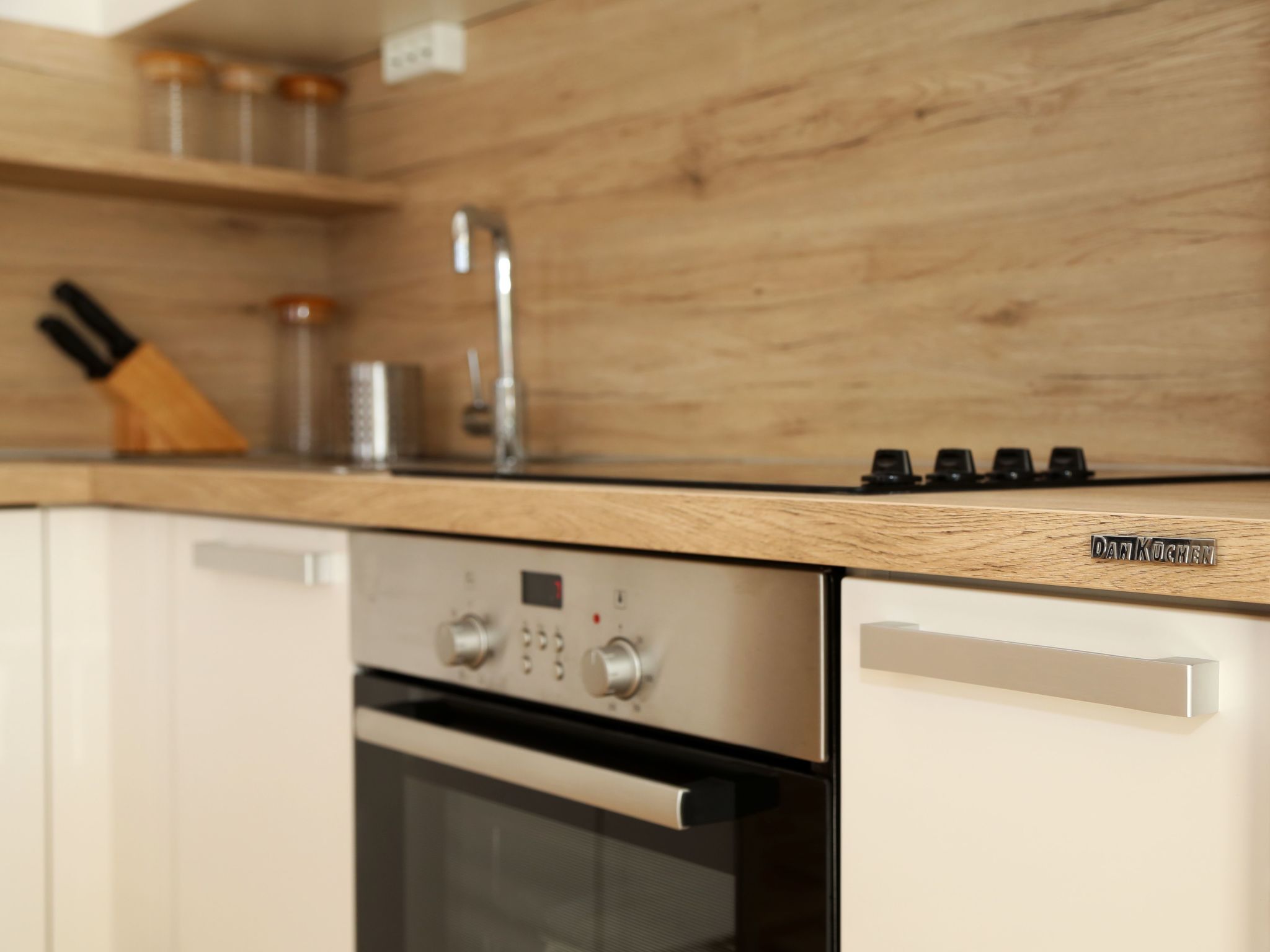 Für 4 Personen  + 2 Kinder ca. 100 m&sup2; in Grebastica, Dalmatien (Gespanscha-Drinnen