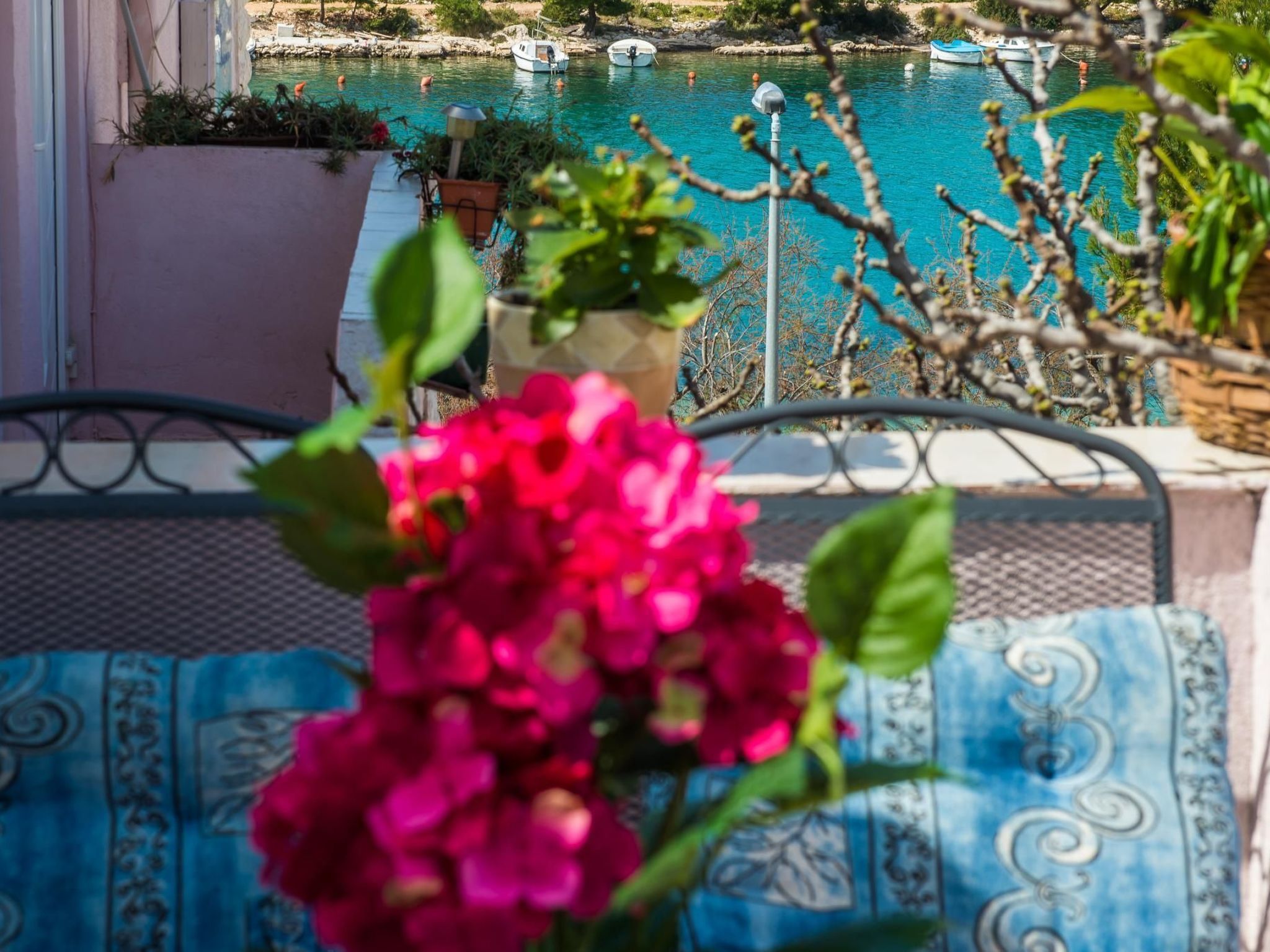 Ferienhaus mit umzäuntem Garten in Grebastica (Kroatien) und 1 Hund erlaubt