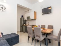 Comfortabel appartement op 200 meter van zee in Grebaštica - thumbnail 3
