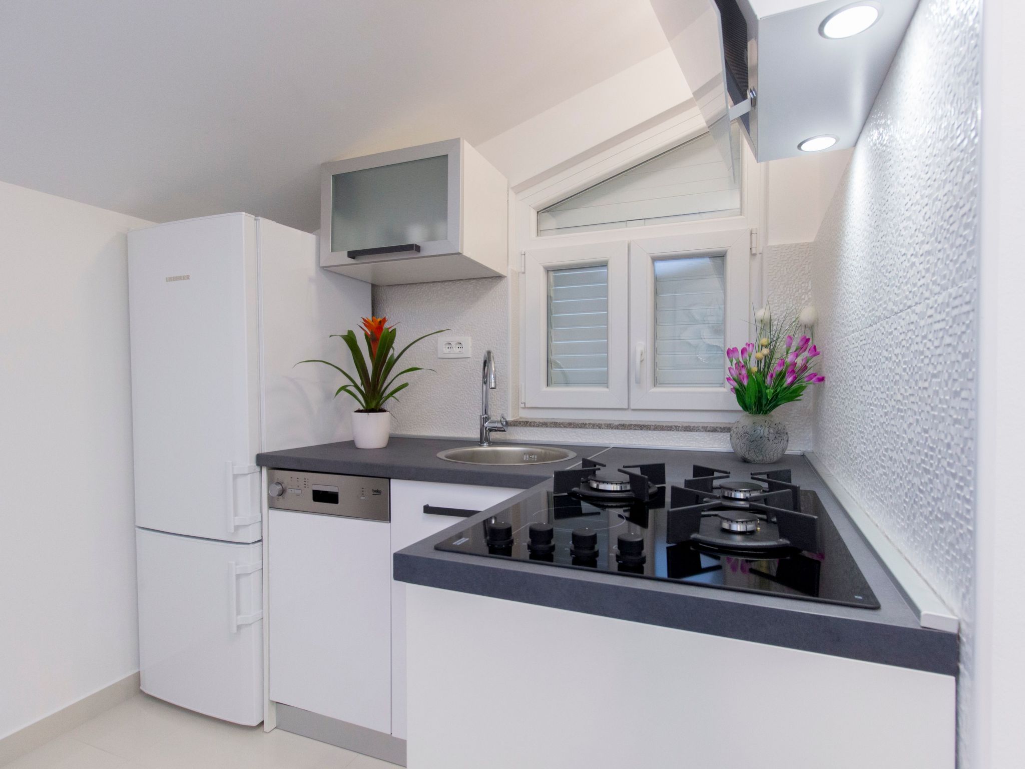 Wohnung mit Blick auf das Wasser-Image-tags.info