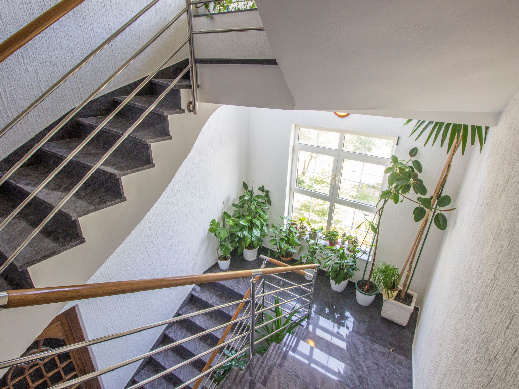 Wohnung mit Blick auf das Wasser-Image-tags.info