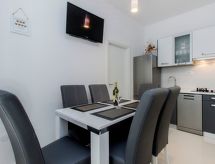 Comfortabel appartement in Grebaštica, 200 meter van zee en strand - thumbnail 5
