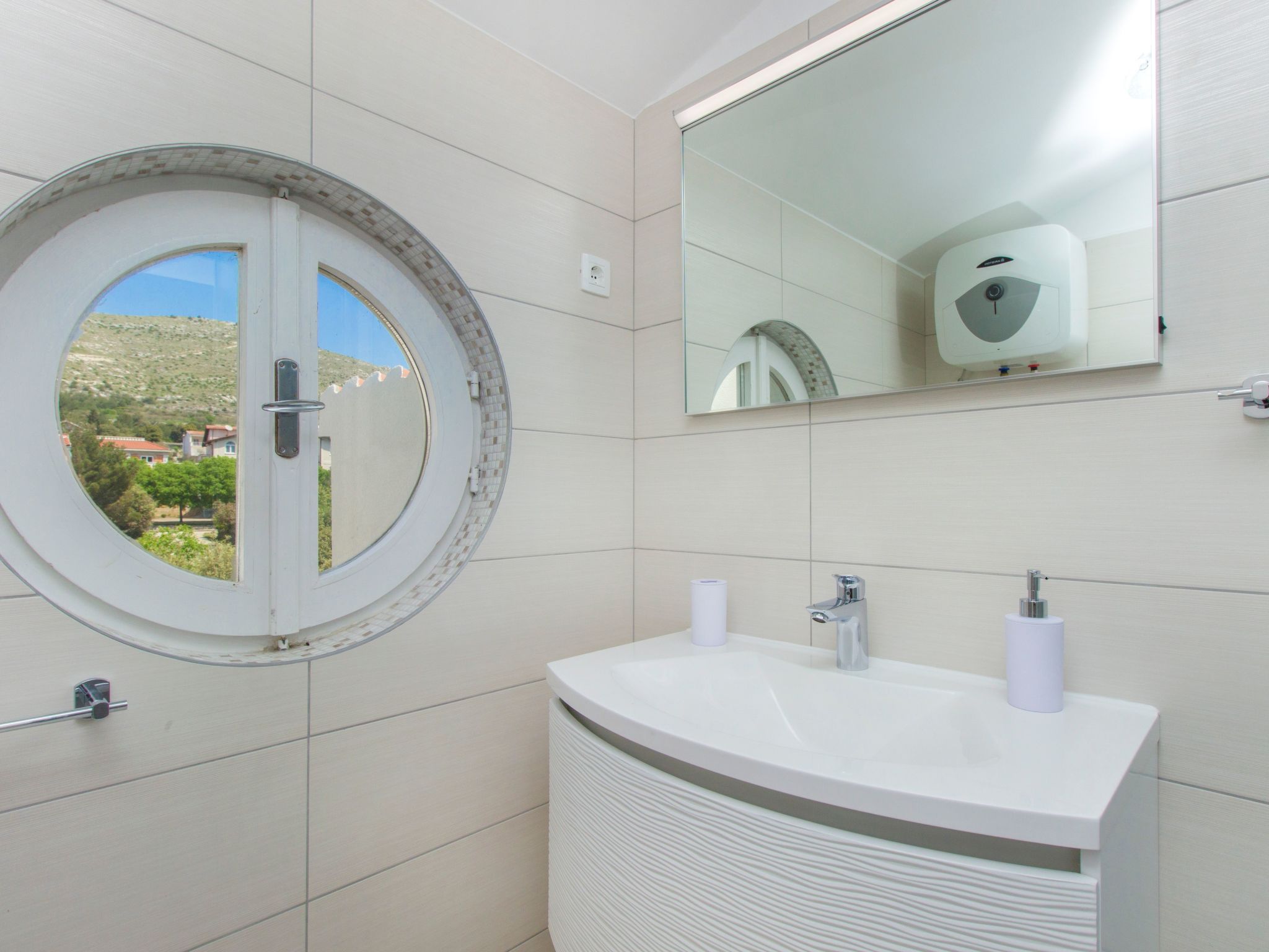 Mit Blick auf das Wasser-Image-tags.info