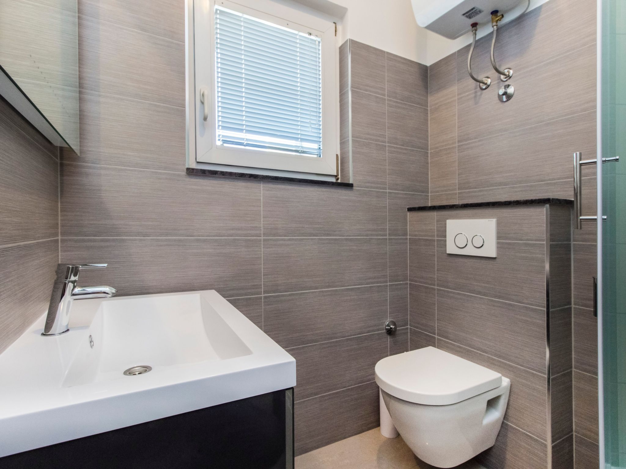 Wohnung mit Blick auf das Wasser-Image-tags.info