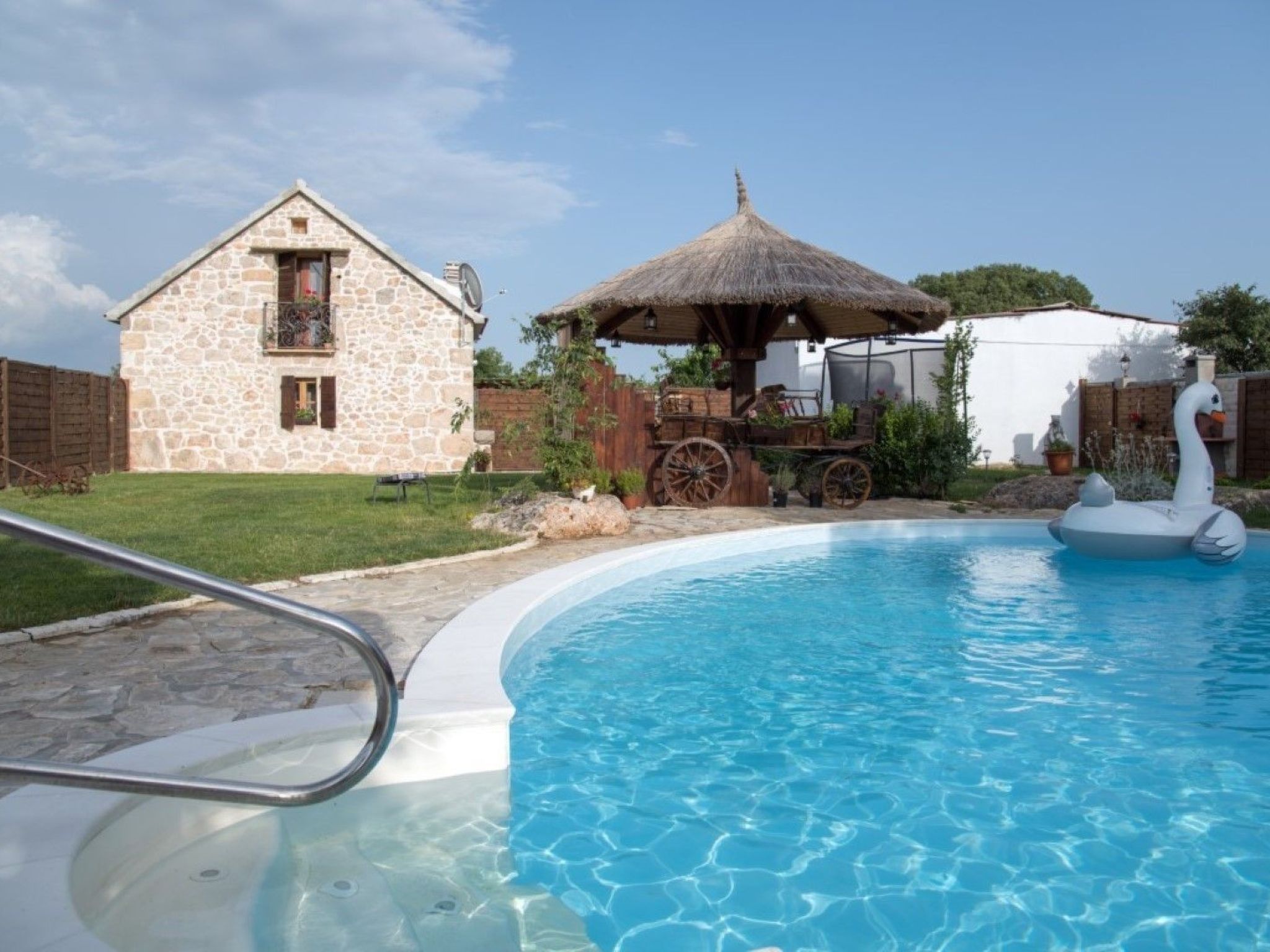 Charmante Ferienvilla Krka-Drinnen