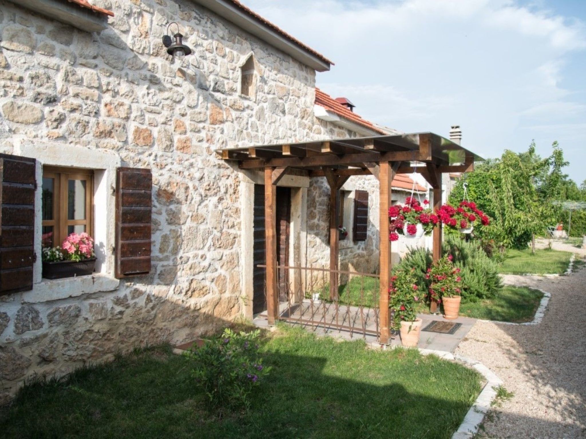 Charmante Ferienvilla Krka-Drinnen