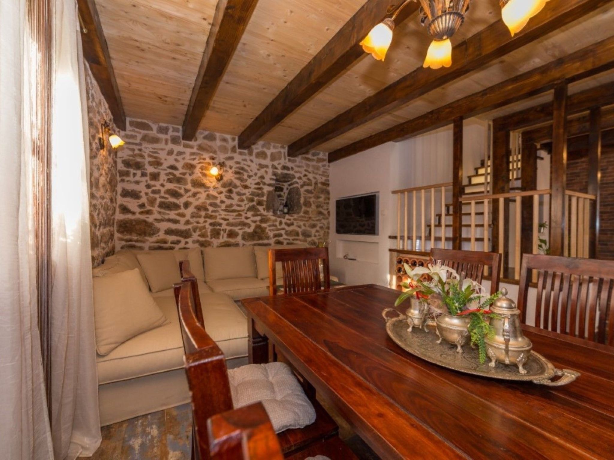 Charmante Ferienvilla Krka-Drinnen