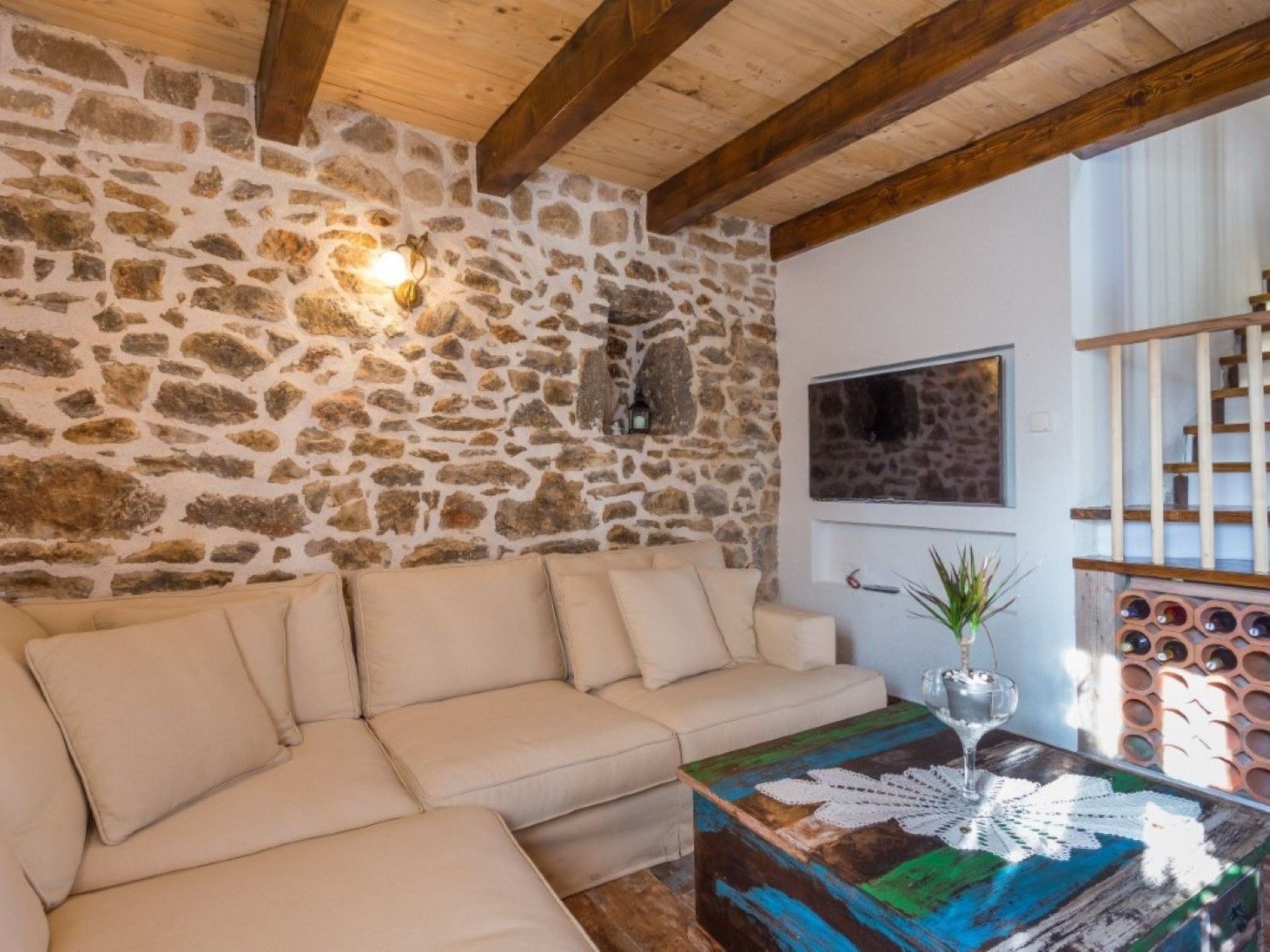 Charmante Ferienvilla Krka-Drinnen