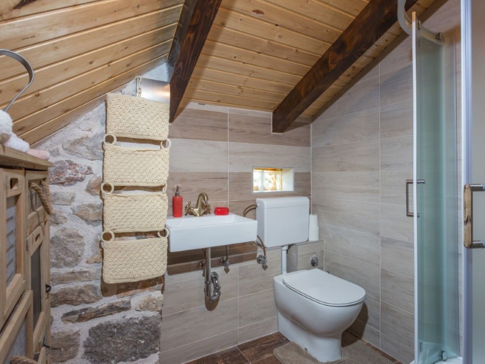 Charmante Ferienvilla Krka-Drinnen