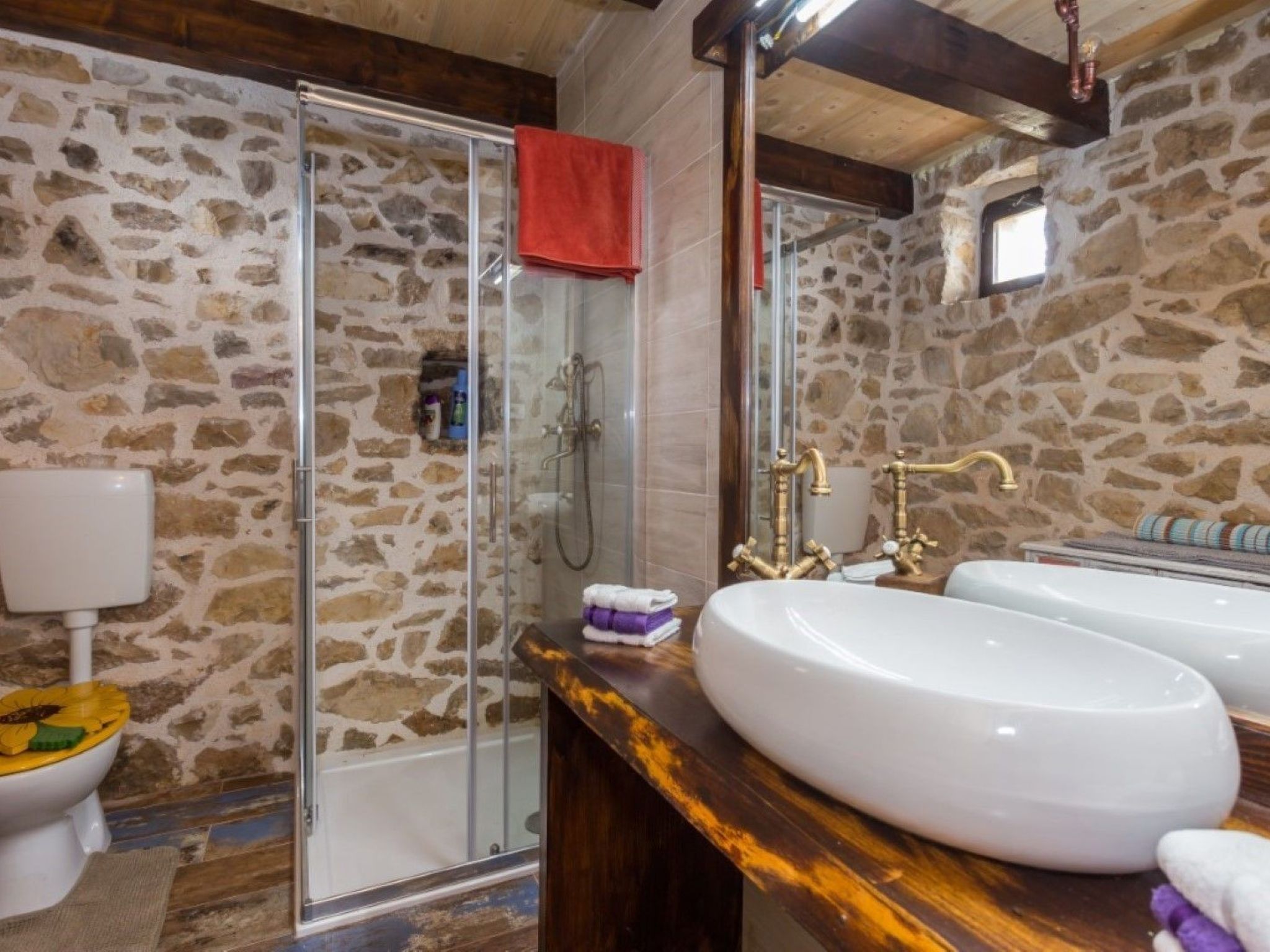 Charmante Ferienvilla Krka-Drinnen