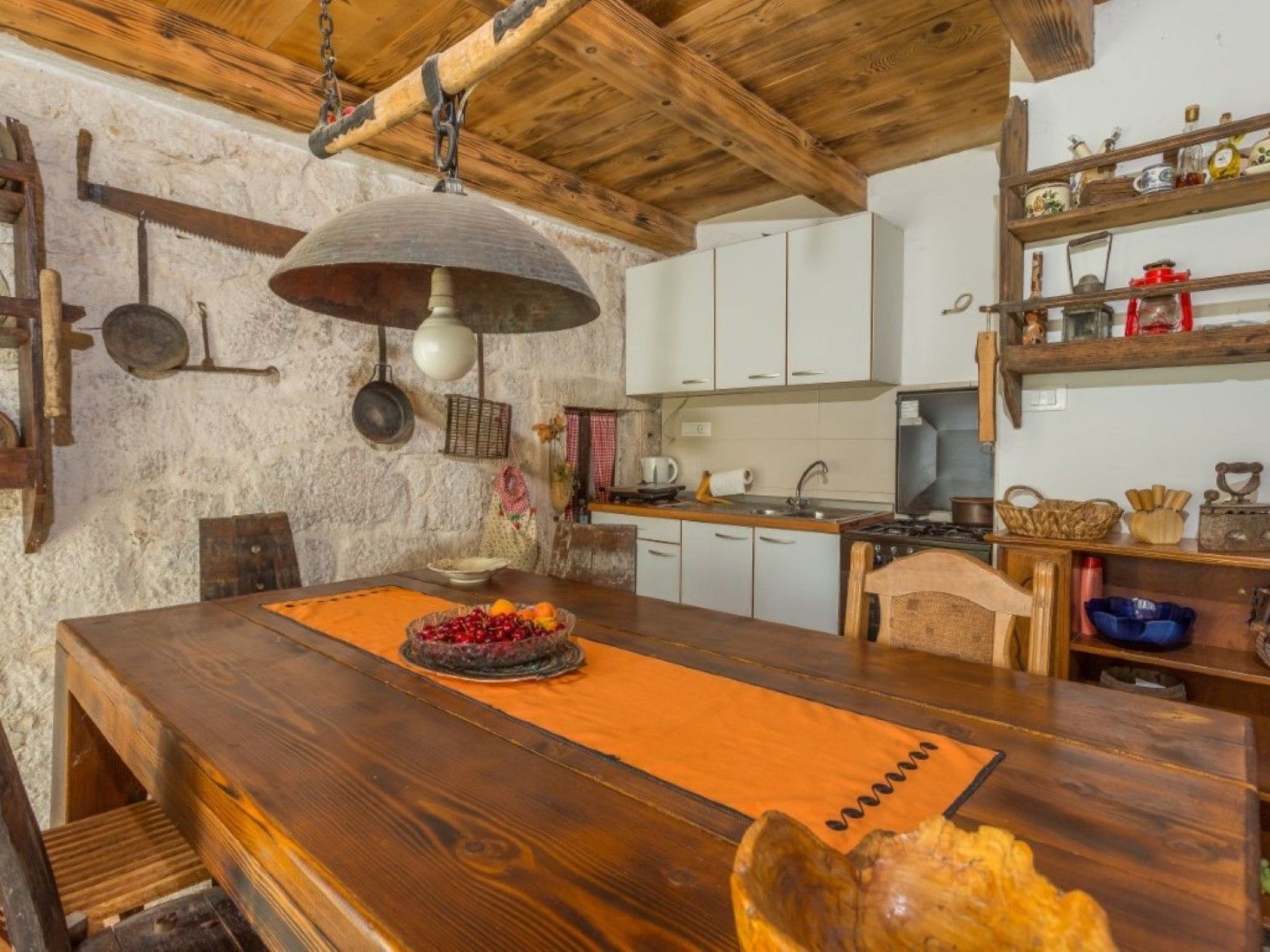 Charmante Ferienvilla Krka-Drinnen