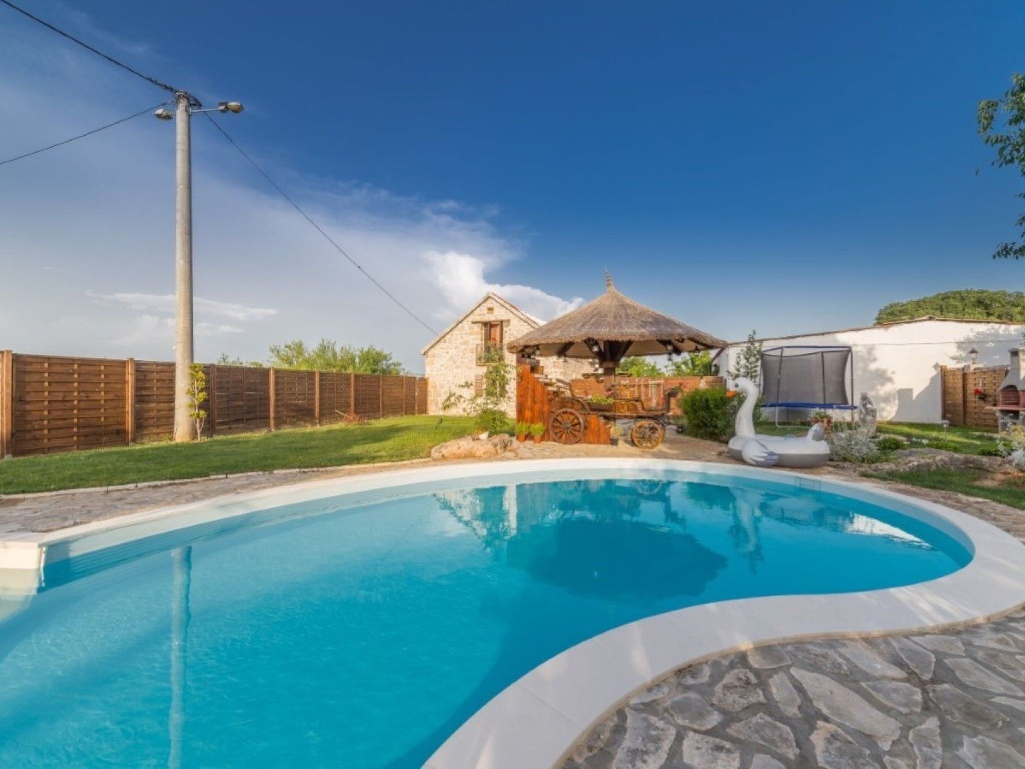 Charmante Ferienvilla Krka-Drinnen