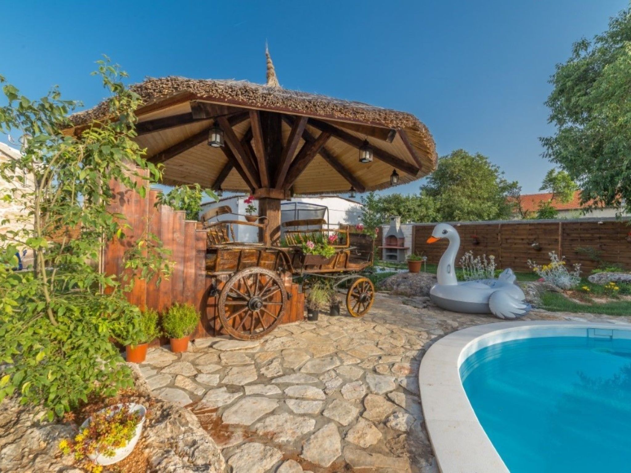 Charmante Ferienvilla Krka-Drinnen