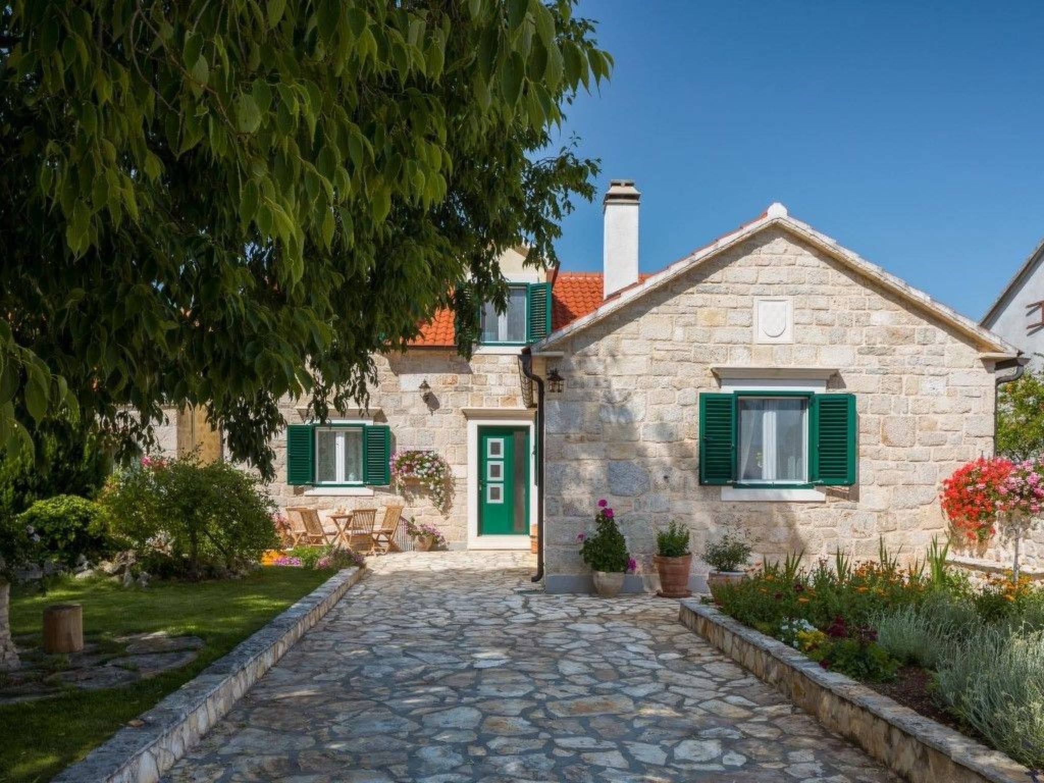 Villa Garten-Drinnen