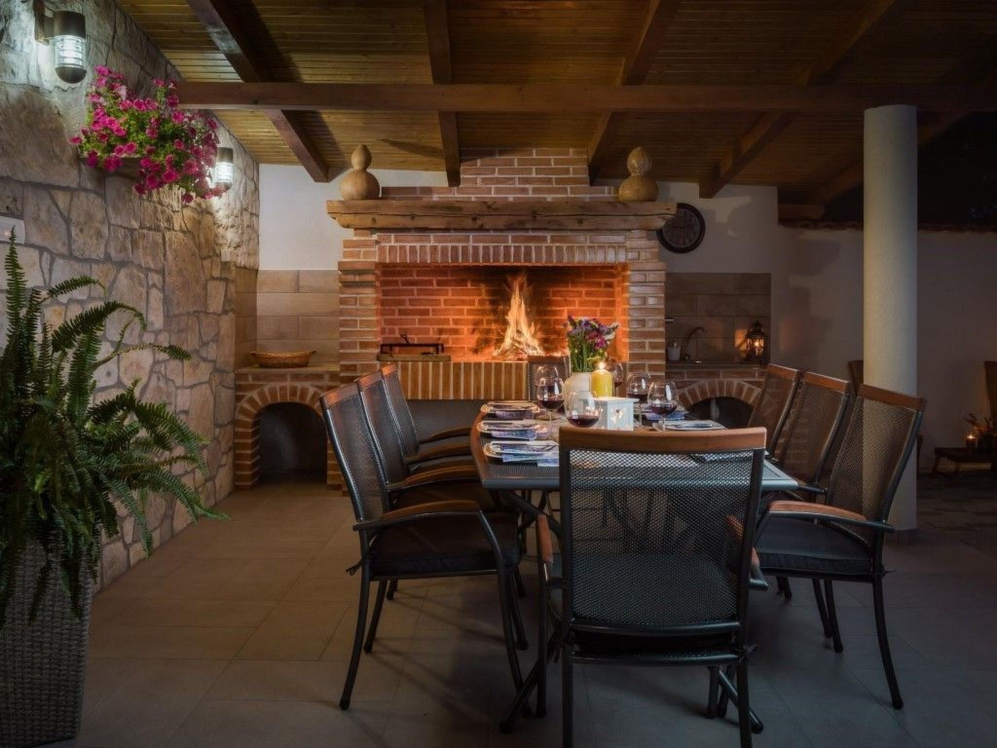 Villa Garten-Drinnen