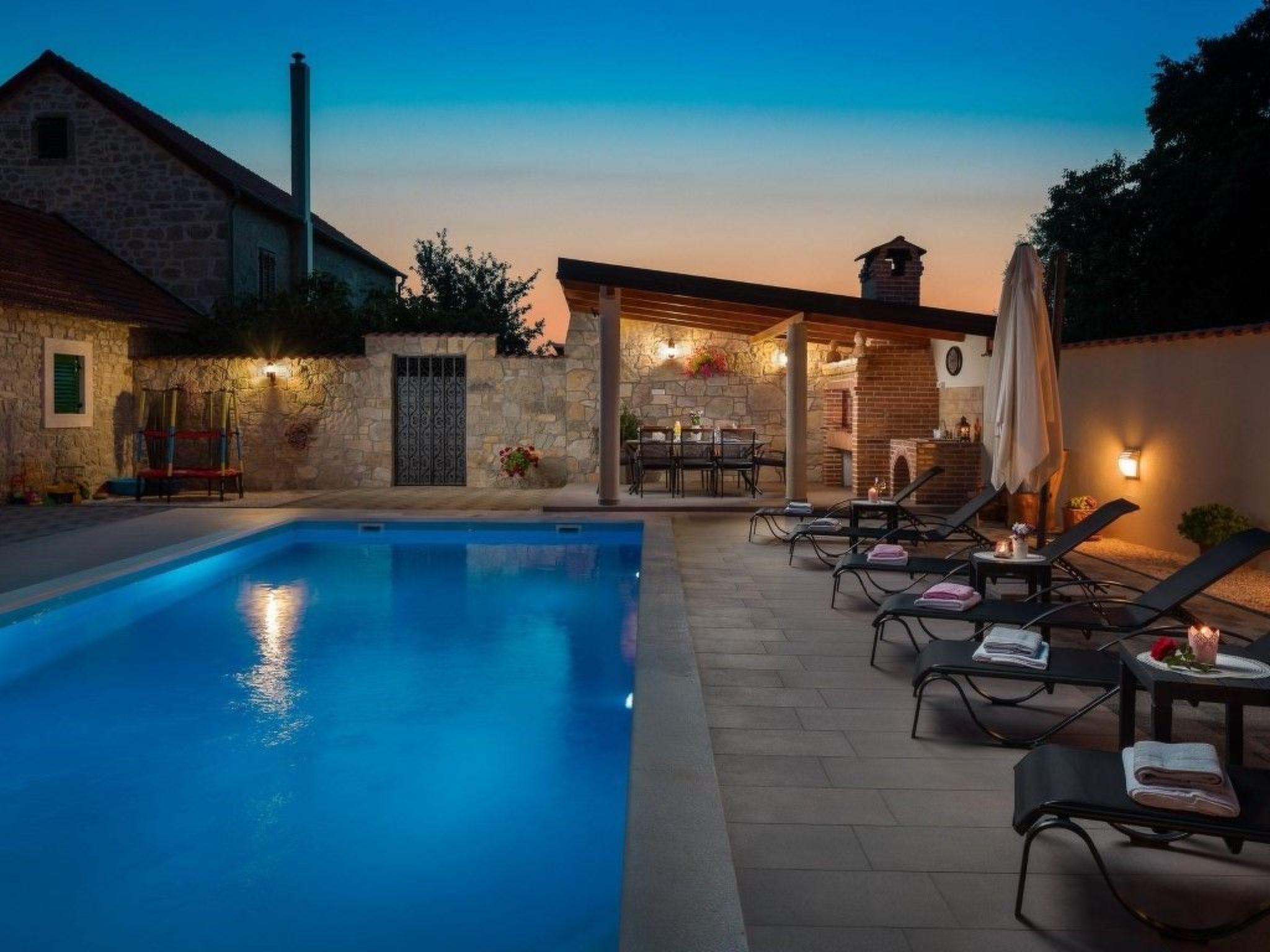 Villa Garten-Drinnen