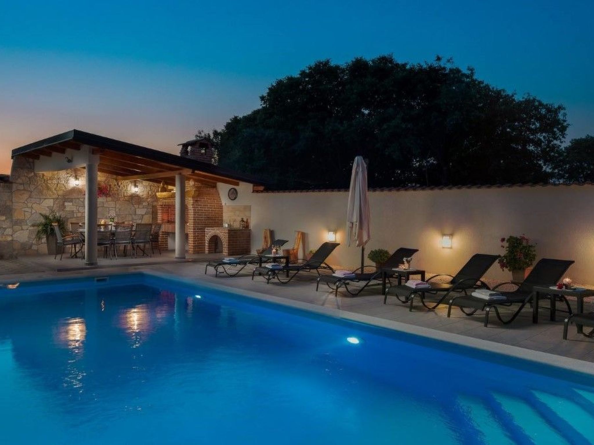 Villa Garten-Drinnen