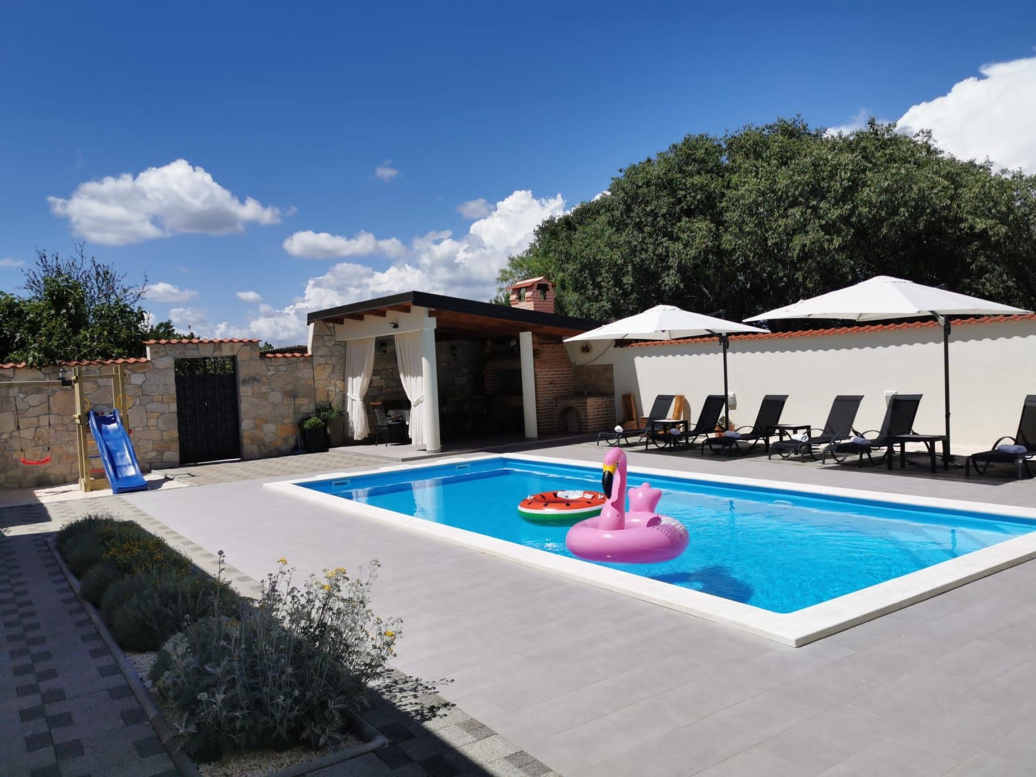 Villa Garten-Drinnen