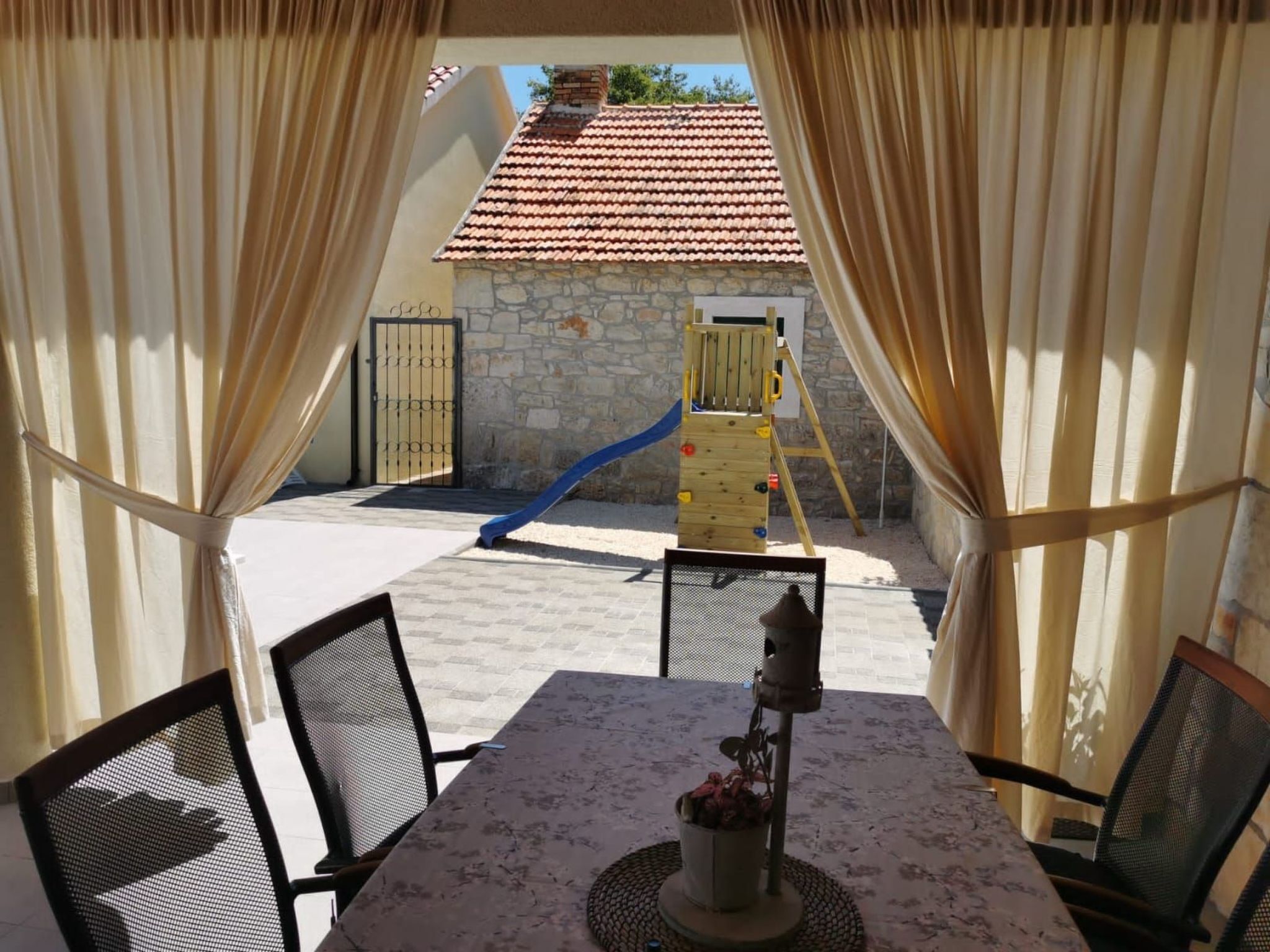 Villa Garten-Drinnen