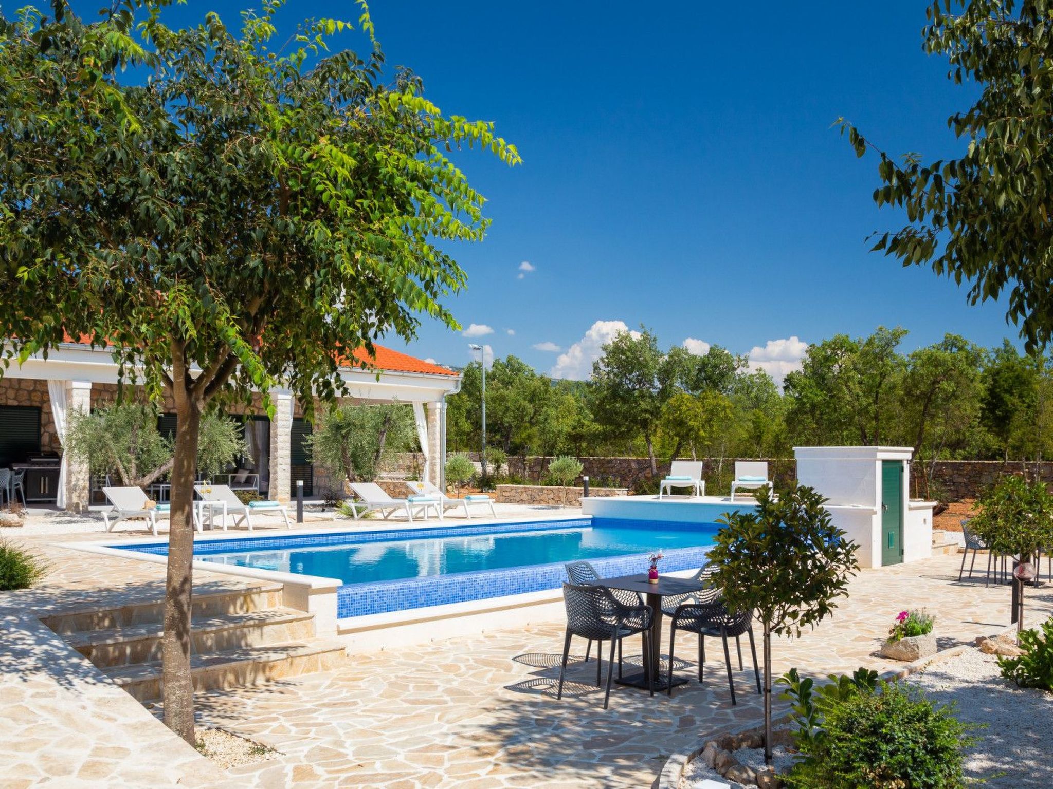 Haus für 11 Personen und 1 Kind in Razvode-Inside