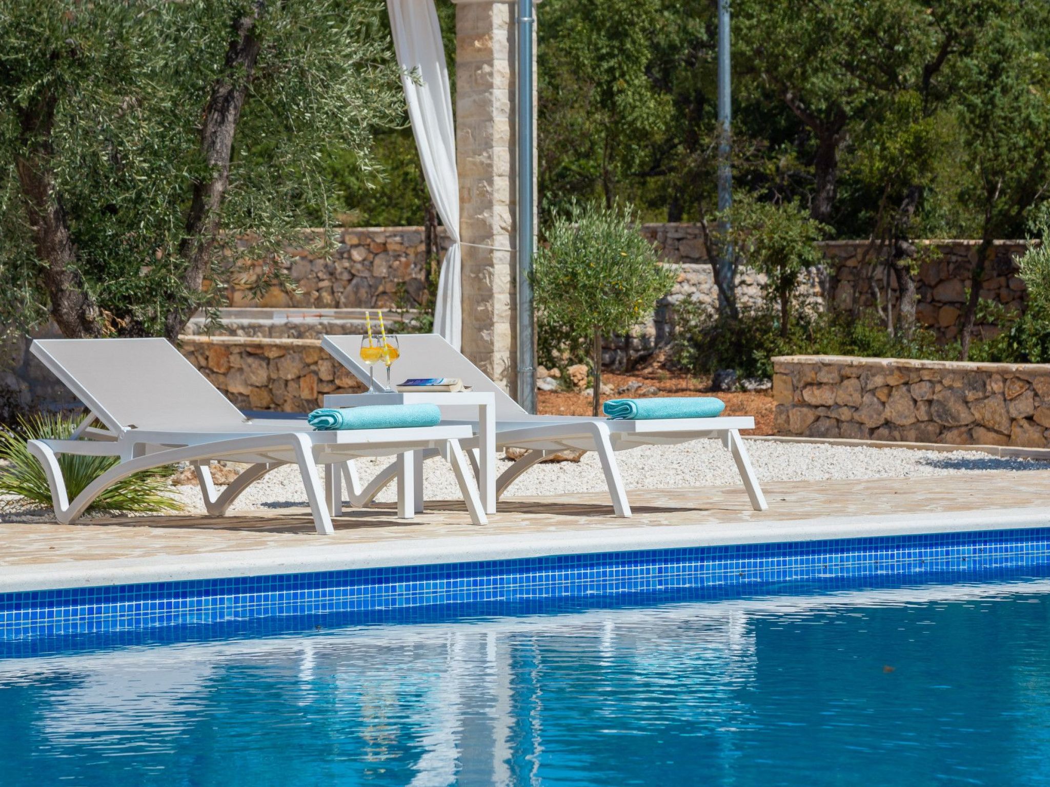 Haus für 11 Personen und 1 Kind in Razvode-Inside