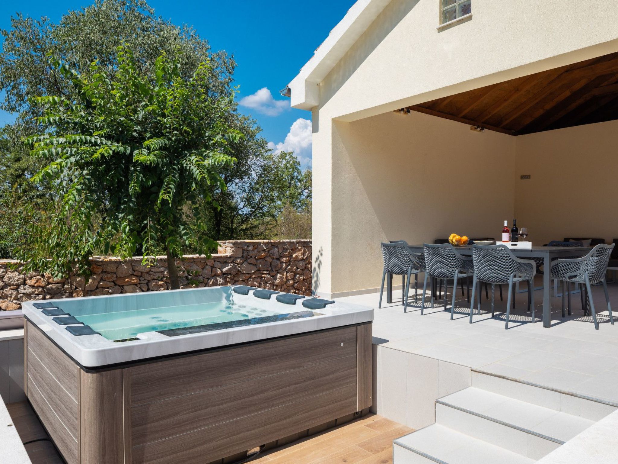 Haus für 11 Personen und 1 Kind in Razvode-Inside